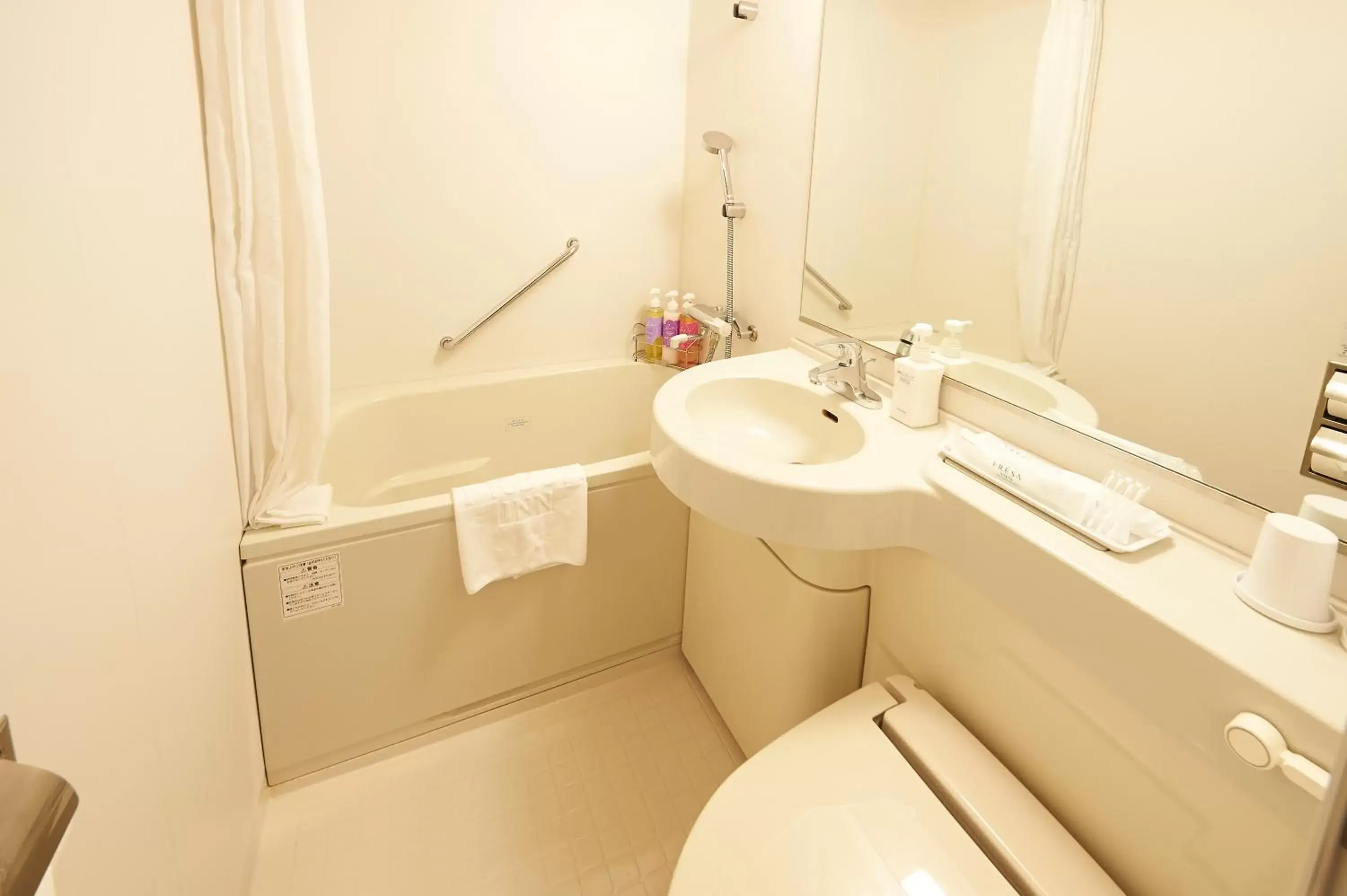 Economy Single Room - Smoking in Sotetsu Fresa Inn Tokyo Kinshicho Economy Single Room - Smoking in Sotetsu Fresa Inn Tokyo Kinshicho