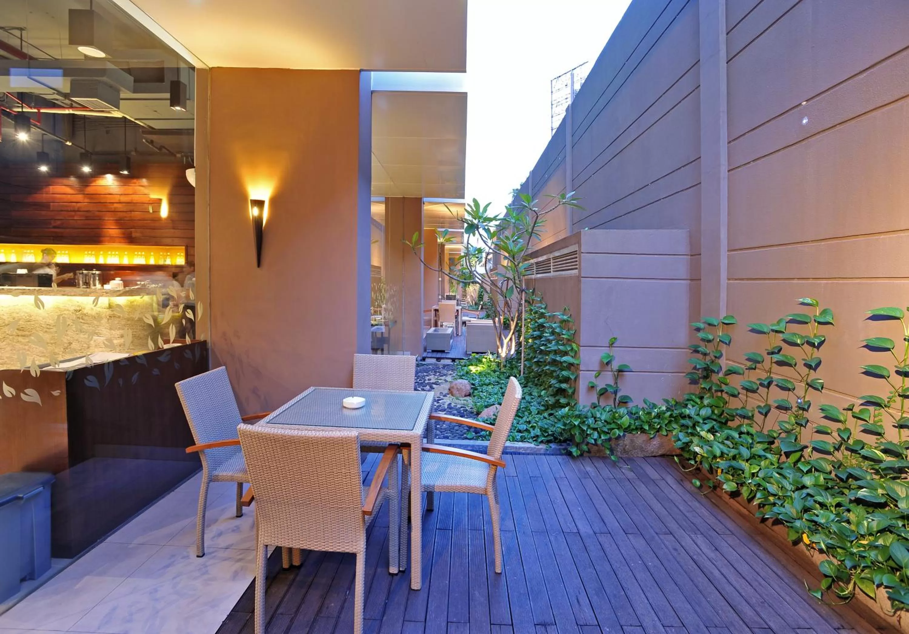 Restaurant/places to eat in Midtown Hotel Surabaya