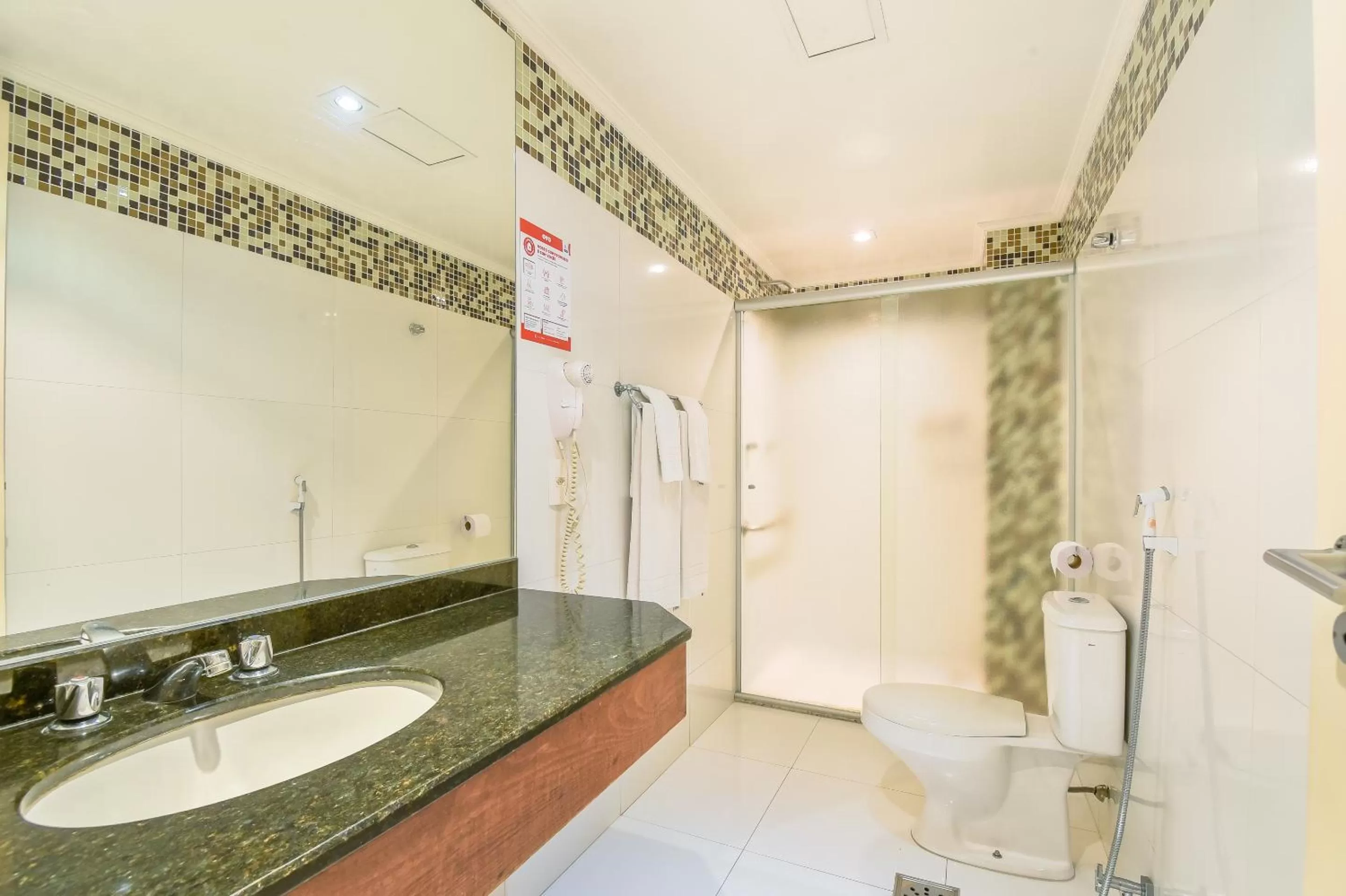 Bathroom in Park Tower Campinas Residence by Nacional Inn