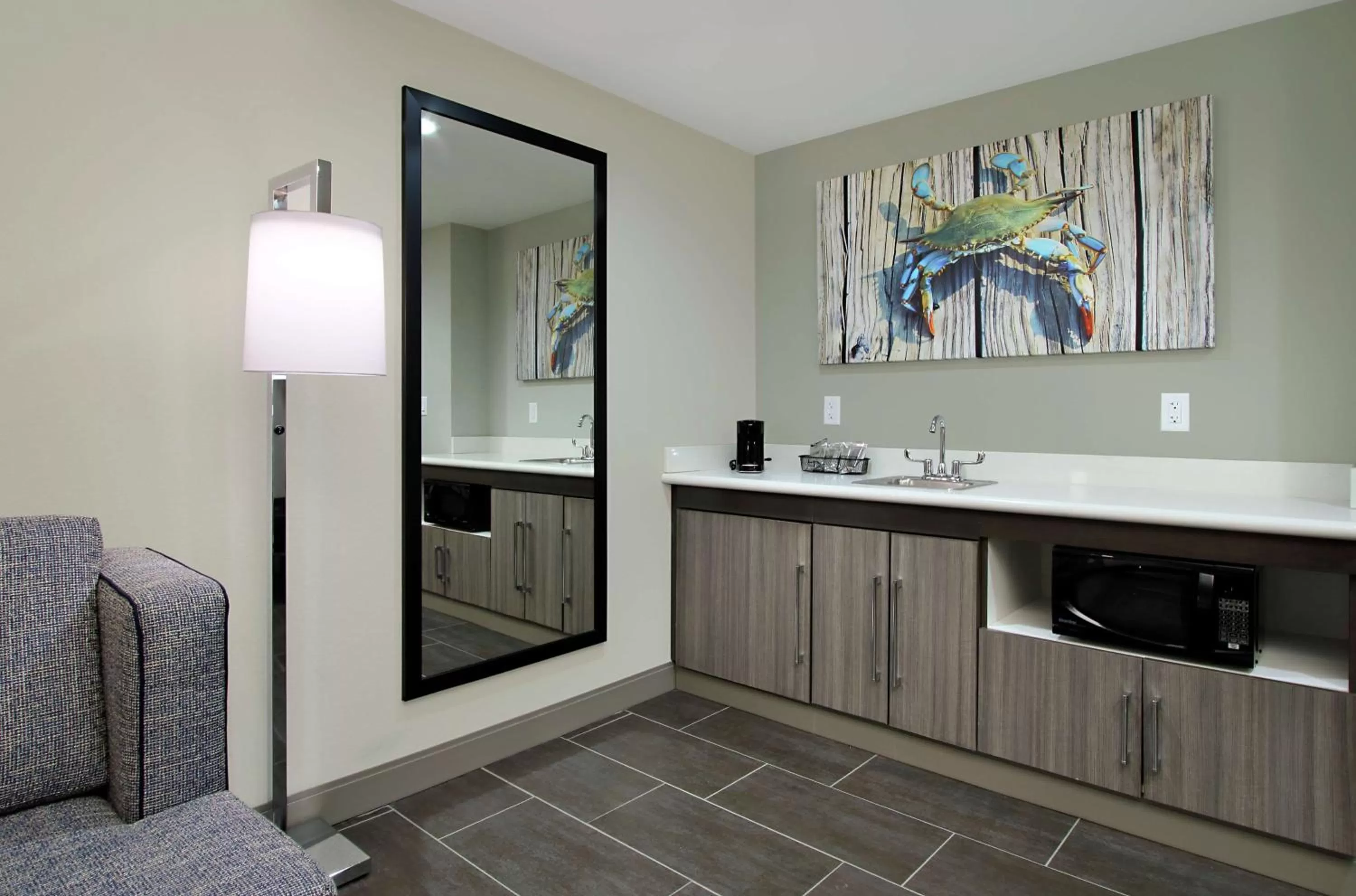 Kitchen or kitchenette in Hampton Inn Hagerstown-Maugansville