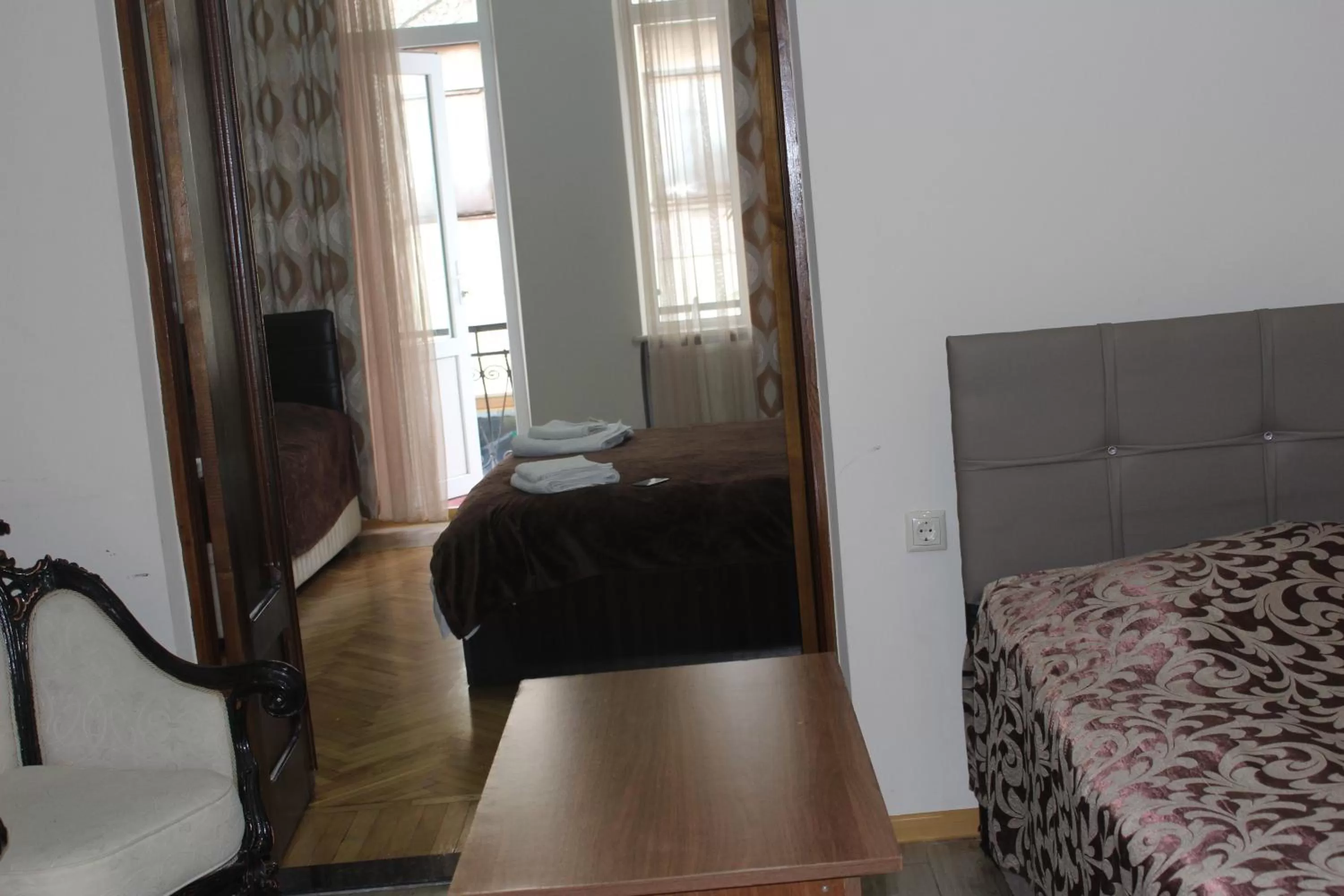 Photo of the whole room, Seating Area in CATTALEYA