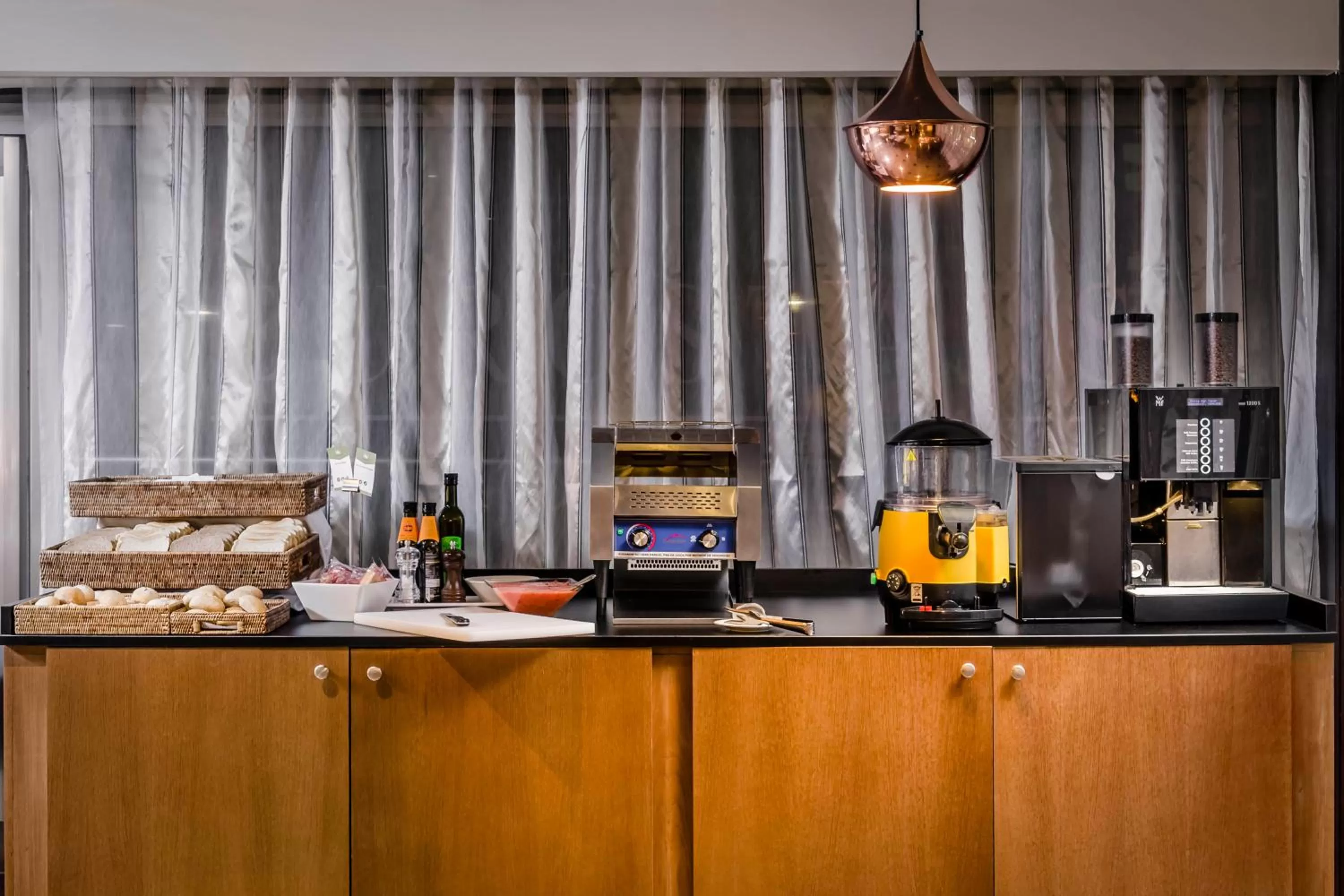 Lounge or bar in Eurostars Andorra