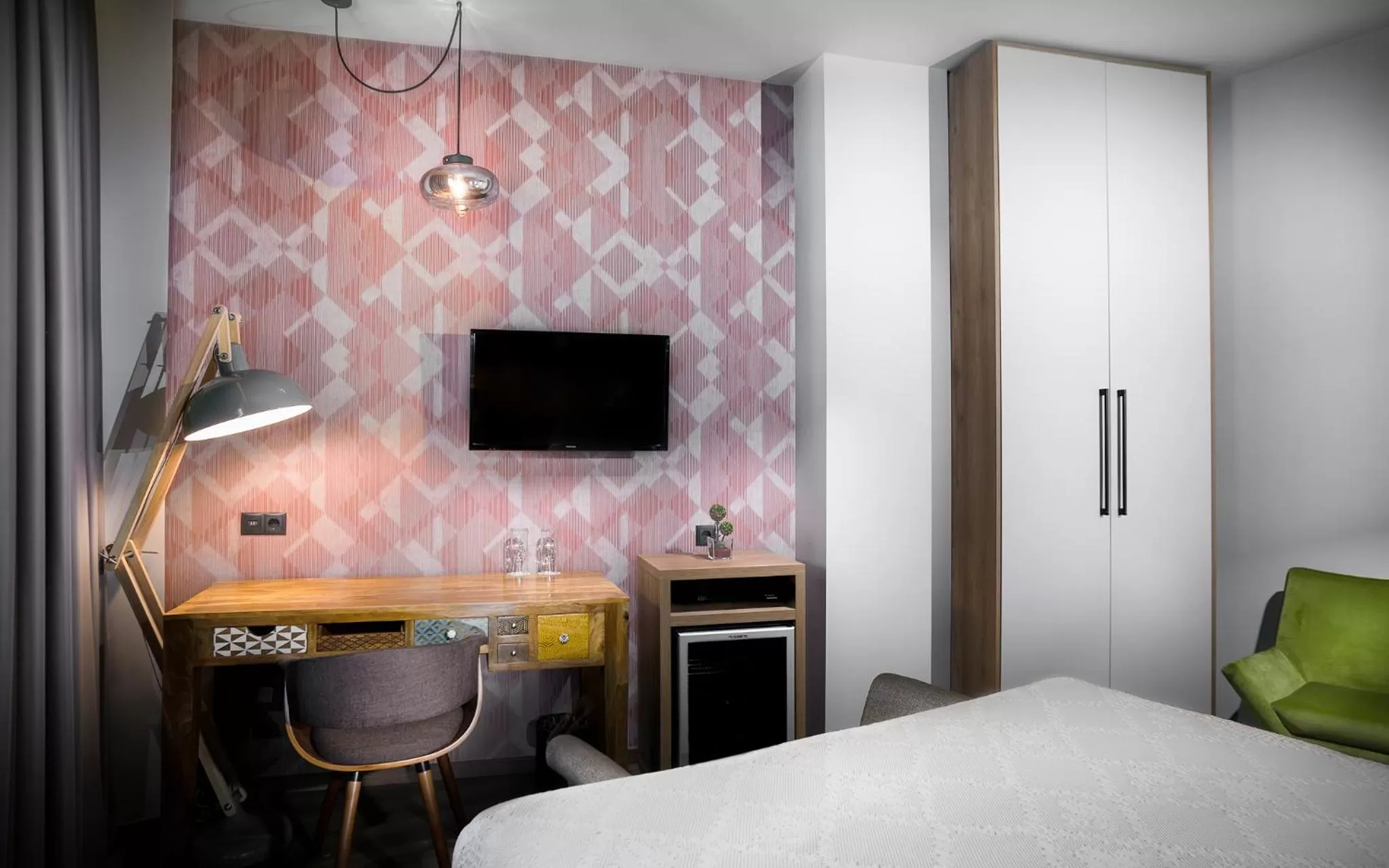 Bed in 360Degrees Pop Art Hotel