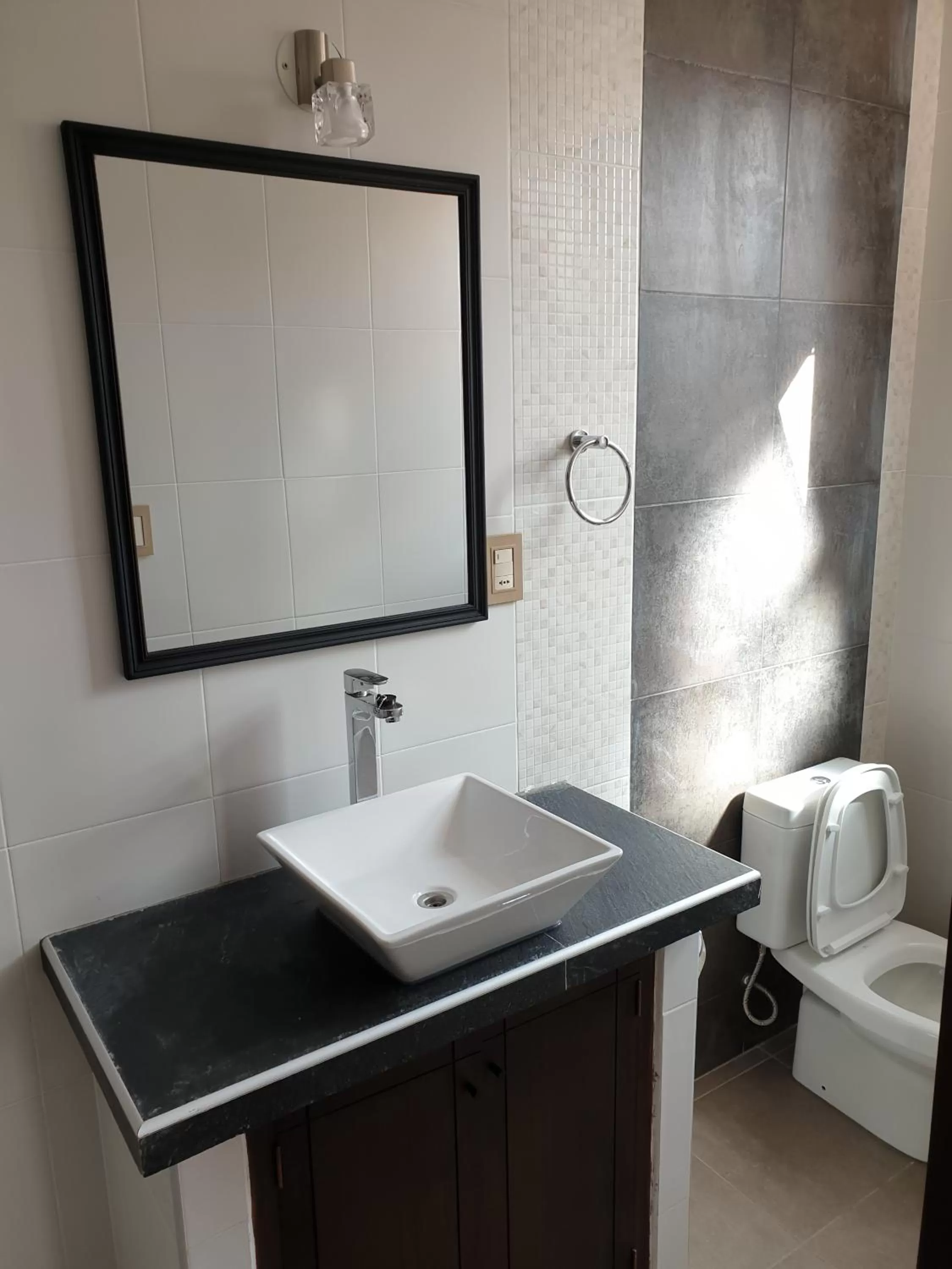 Bathroom in El Jardin De Su Merced B&B