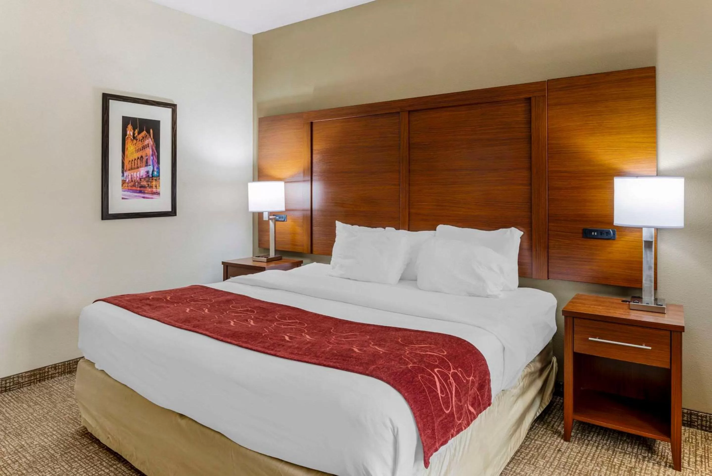 Bedroom, Bed in Comfort Suites At Virginia Center Commons