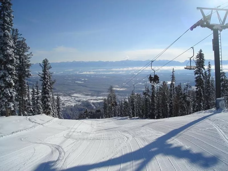 Skiing in Alpenglow Bed and Breakfast