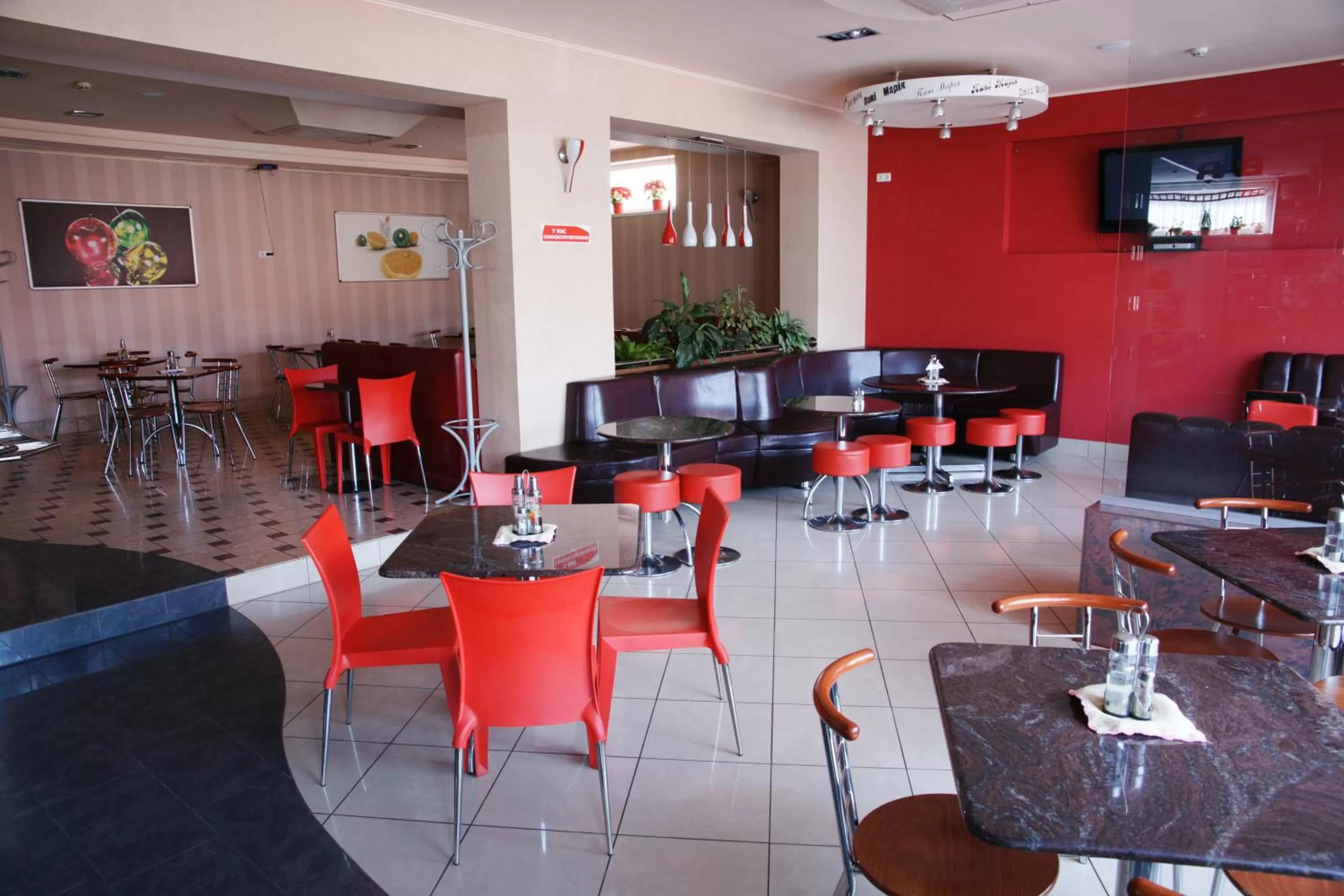 Restaurant/places to eat in Hotel Serpanok
