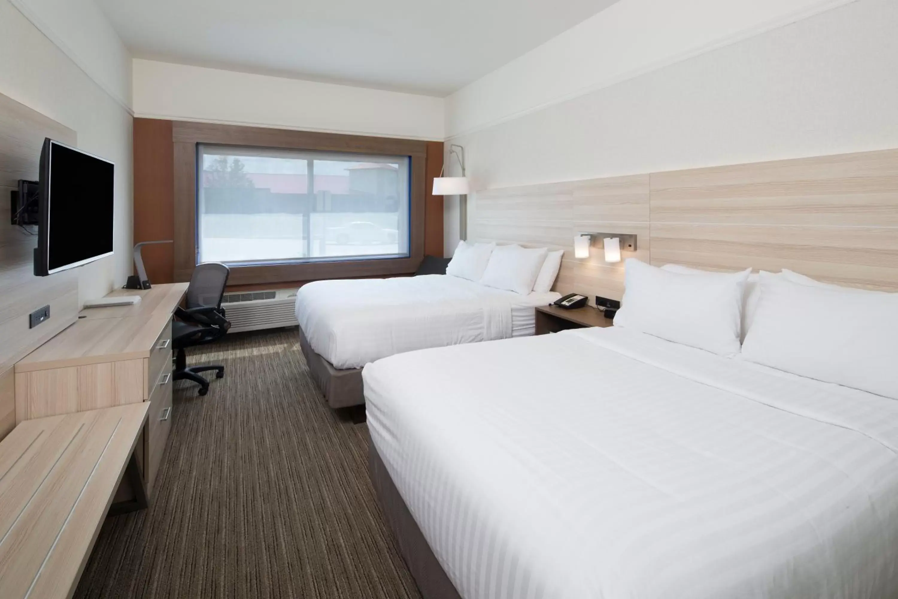 King Room - Hearing Accessible - Non-Smoking in Holiday Inn Express & Suites - Auburn, an IHG Hotel King Room - Hearing Accessible - Non-Smoking in Holiday Inn Express & Suites - Auburn, an IHG Hotel