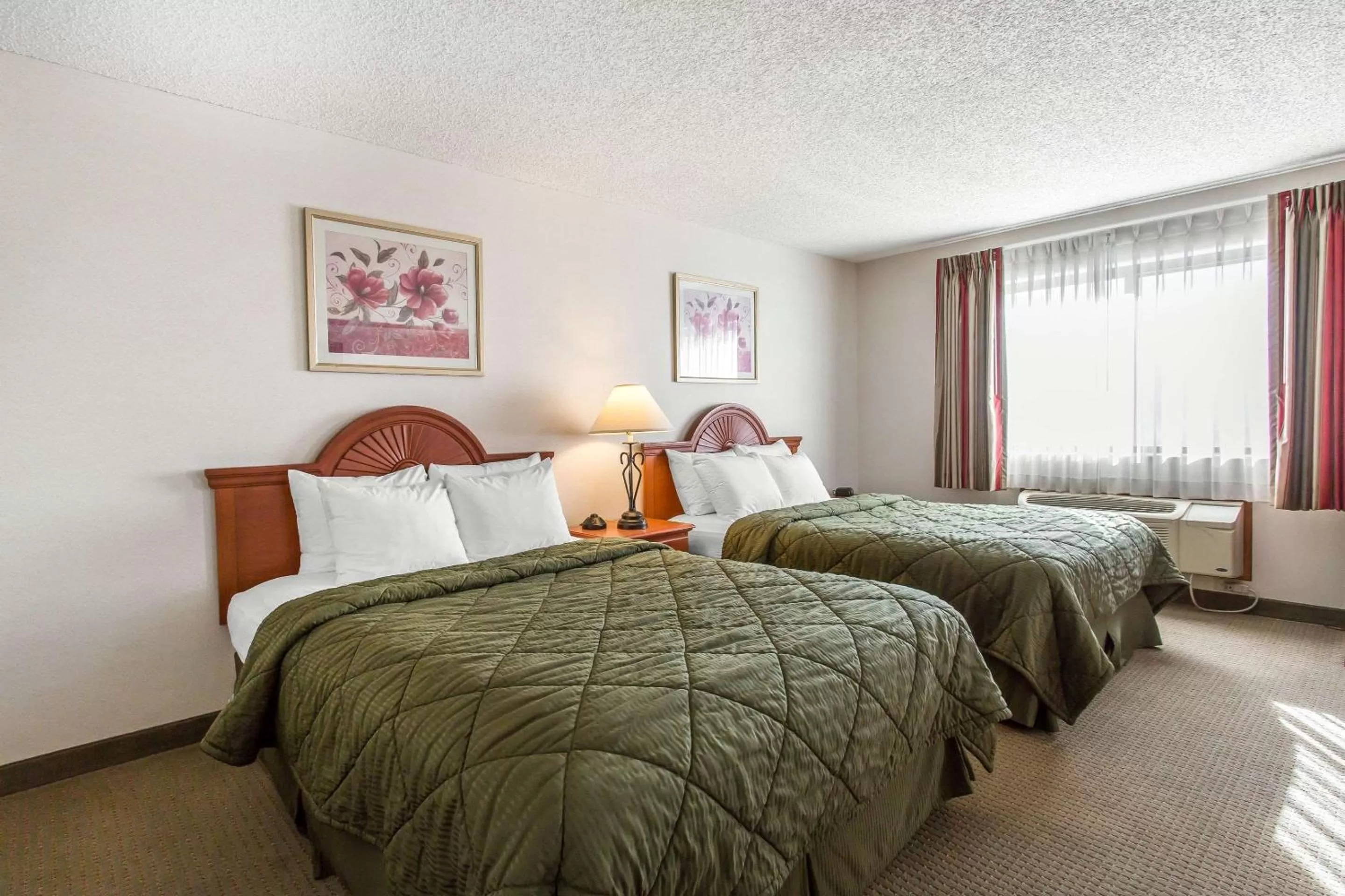 Photo of the whole room, Bed in Quality Inn Delta Gateway to Rocky Mountains