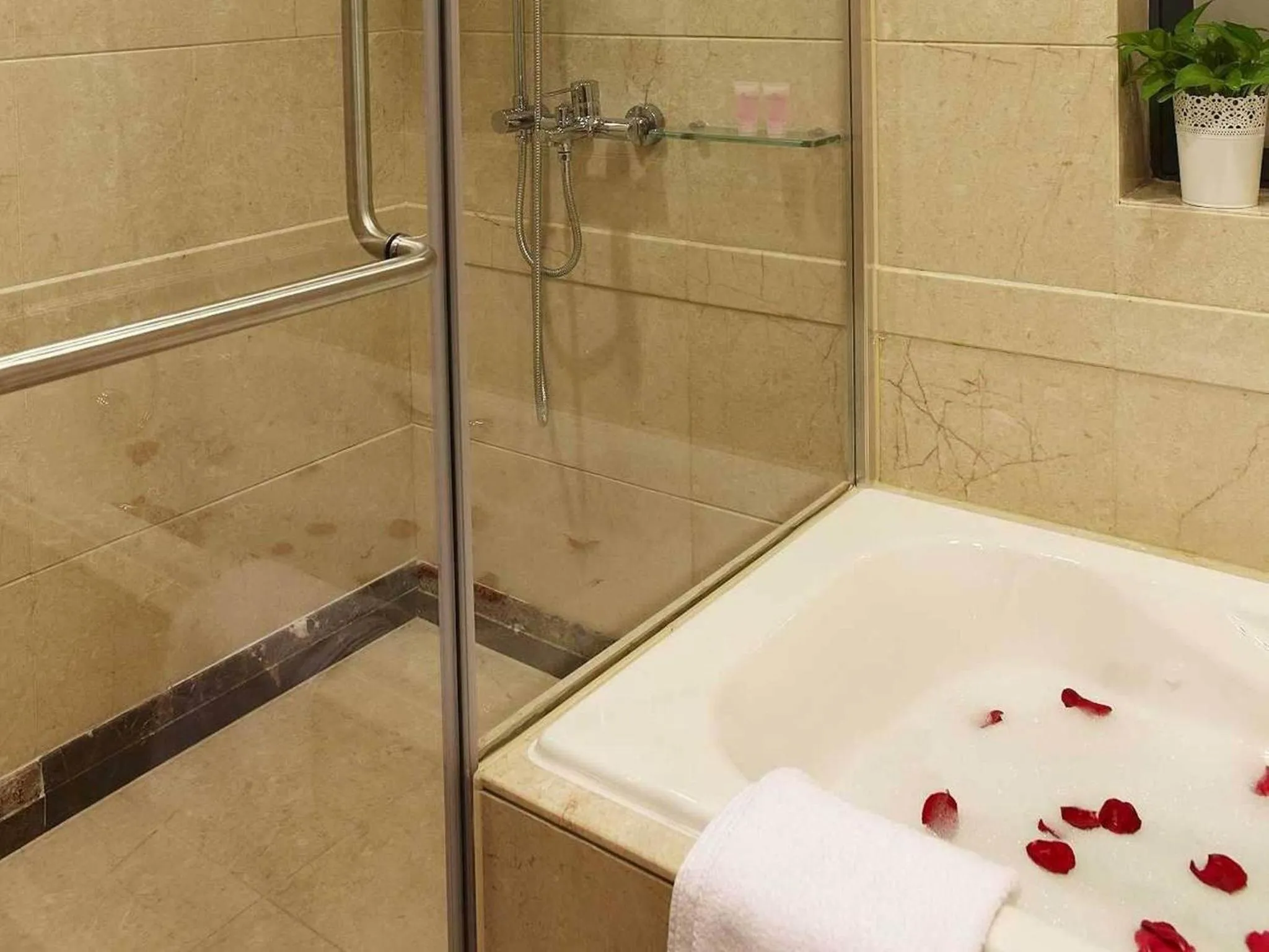Bathroom in 广州丹顿行政公寓-Dan Executive Apartment Guangzhou Zhujiang New Town