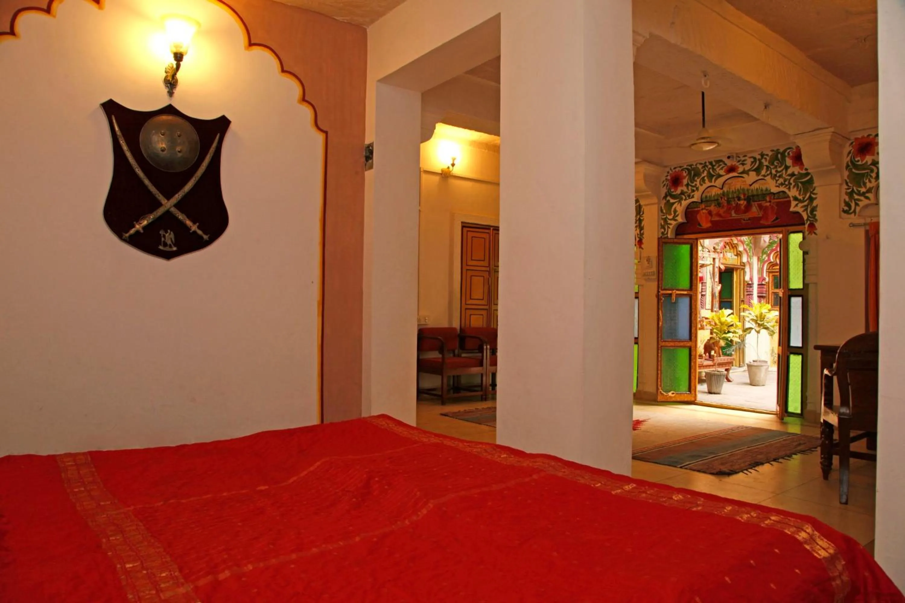 Bed in Krishna Prakash Heritage Haveli