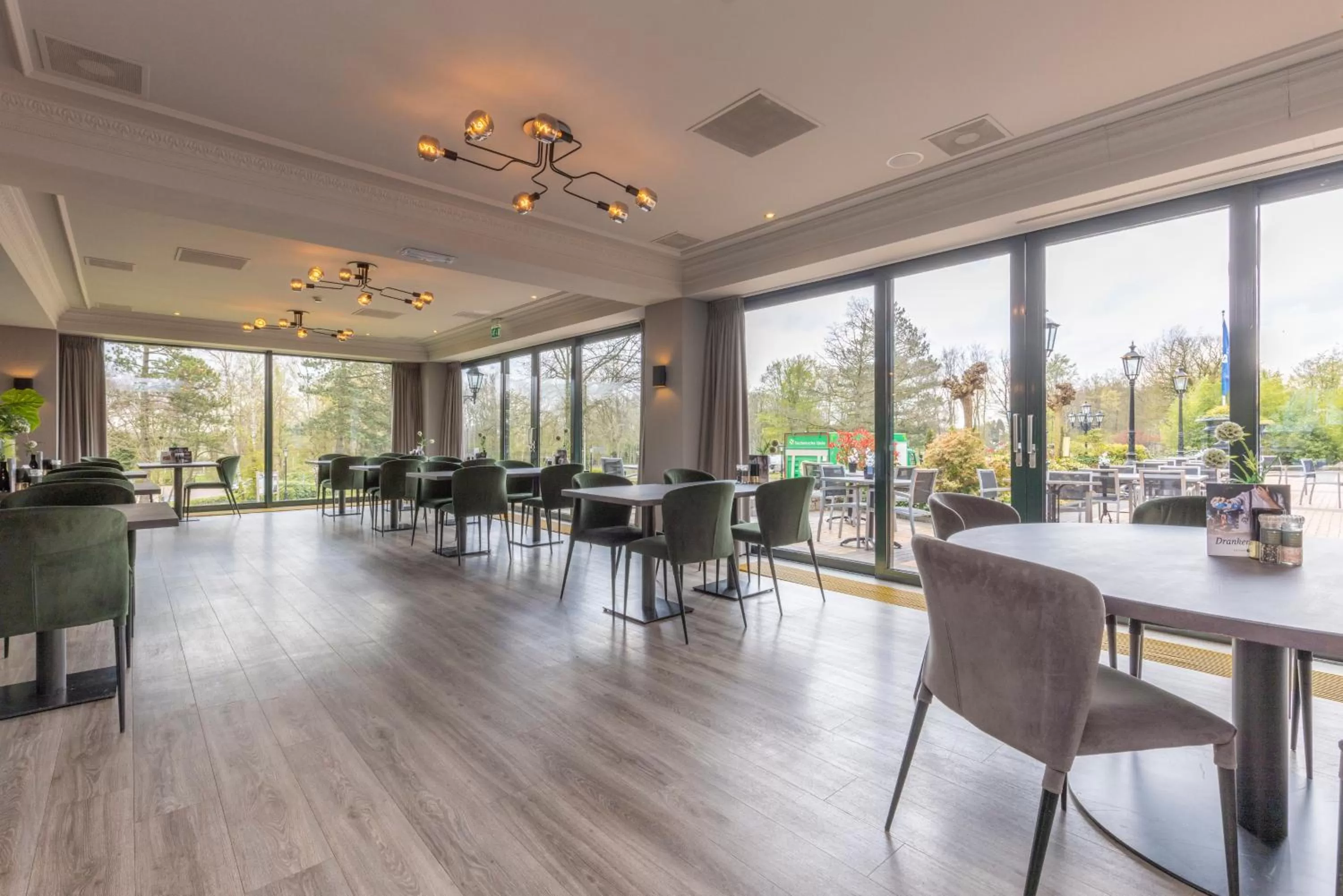 Restaurant/places to eat in Fletcher Familiehotel De Hunzebergen