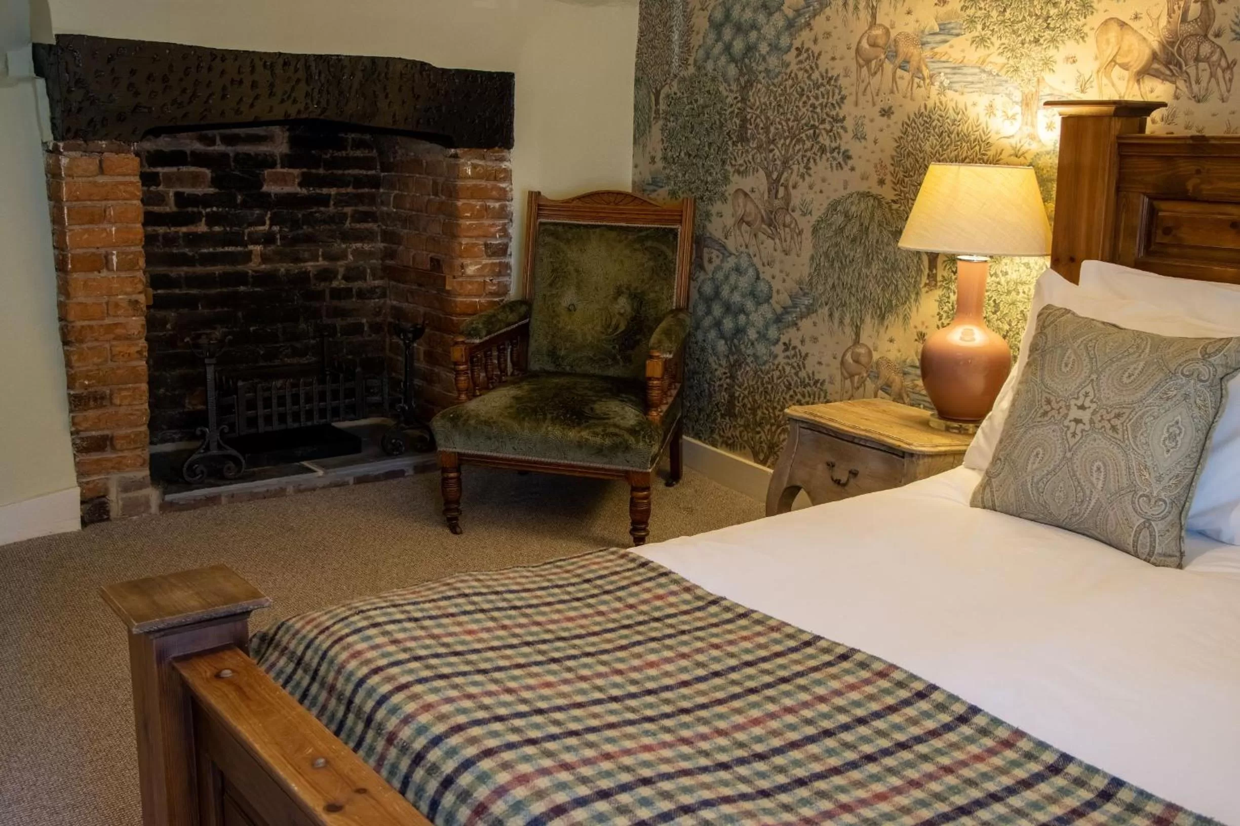 Bedroom, Bed in The Green Dragon