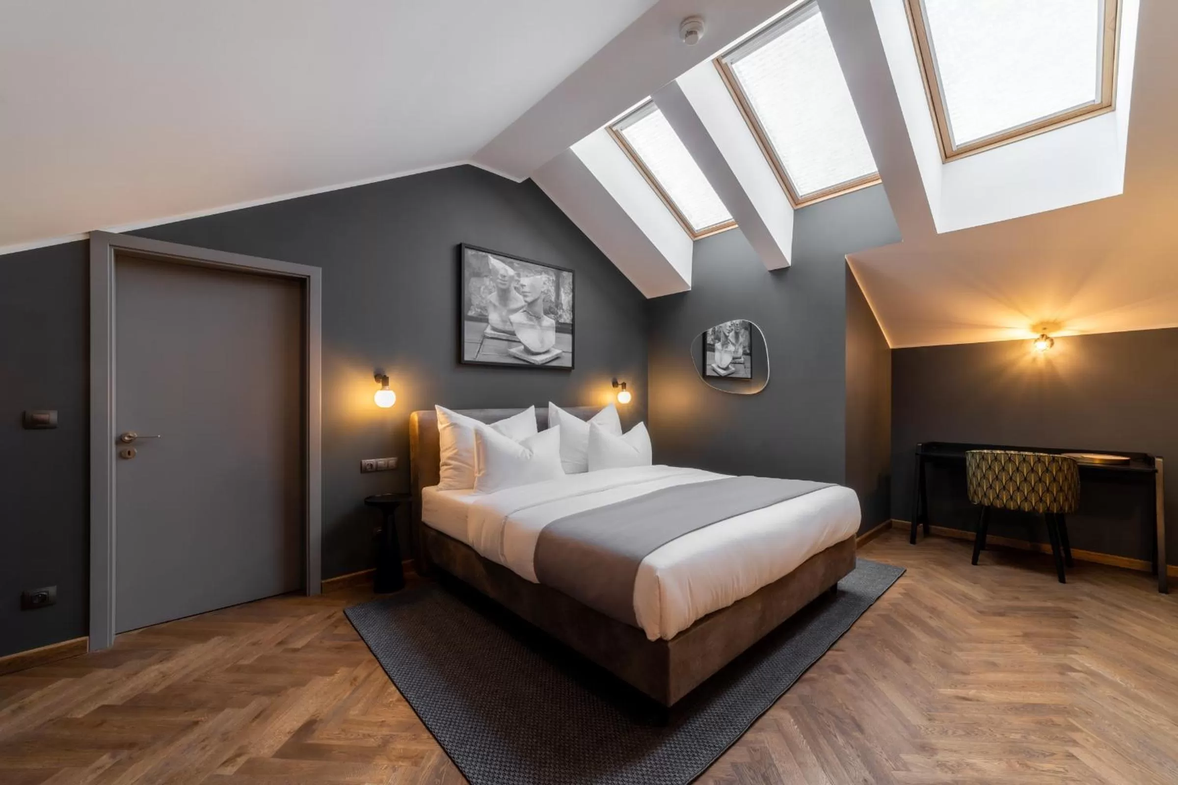 Bedroom, Bed in The Viaduct - Suites & More