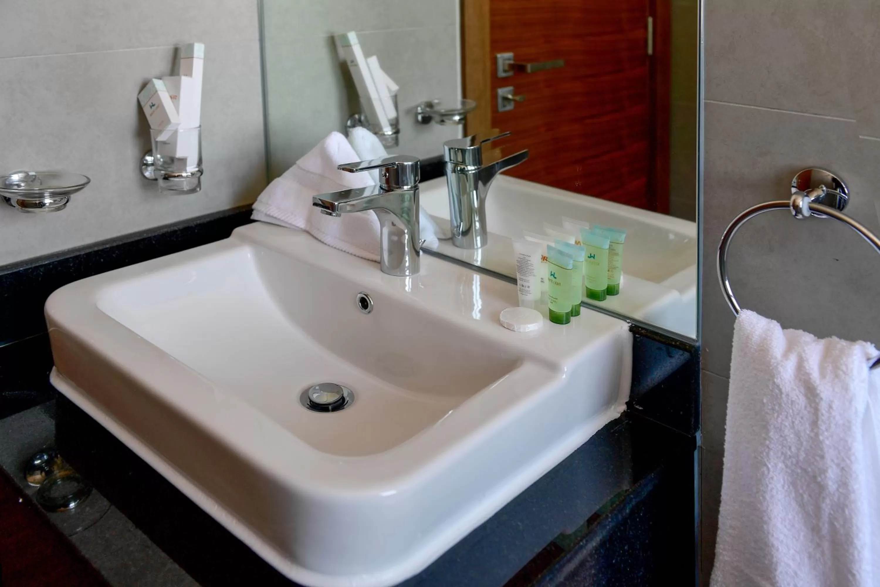 Bathroom in Noor Amwaj Hotel & Apartment