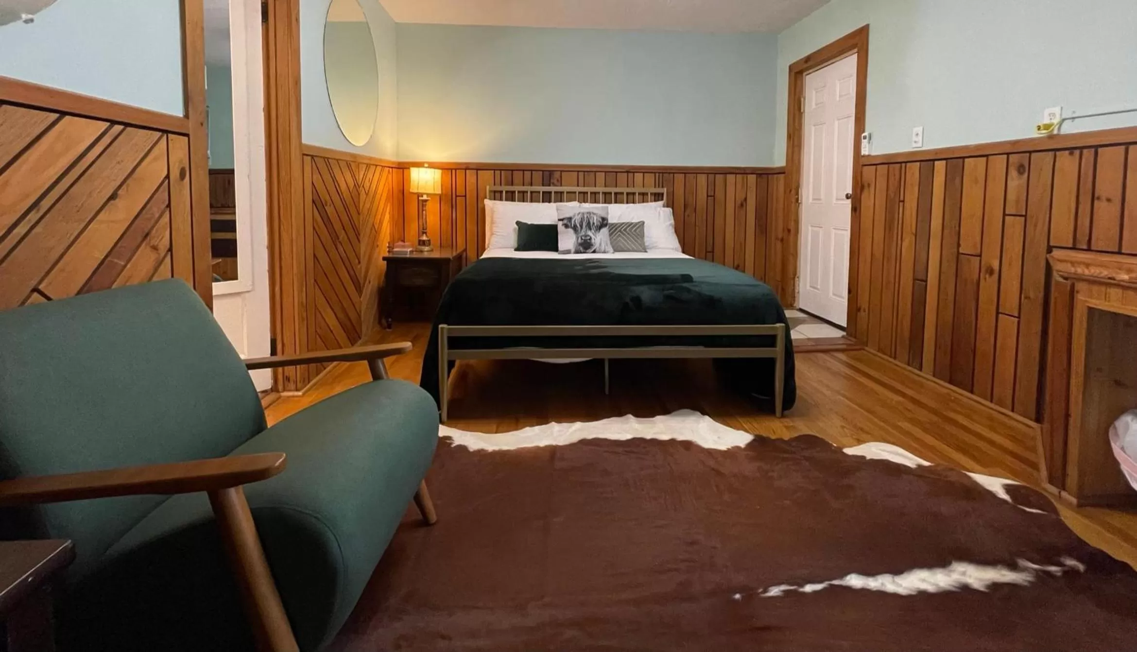 Bed in Skyline Village Inn