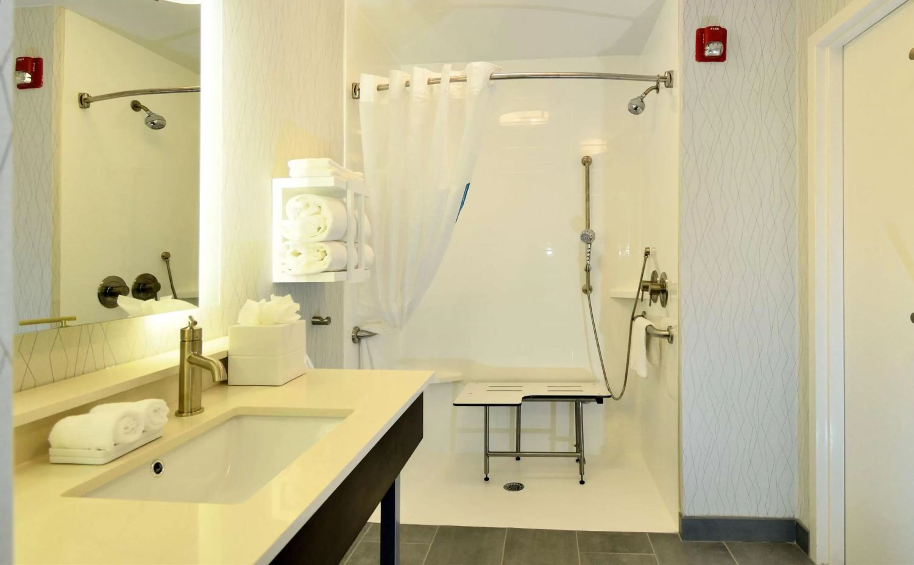 Bathroom in Hampton Inn Santee-I-95