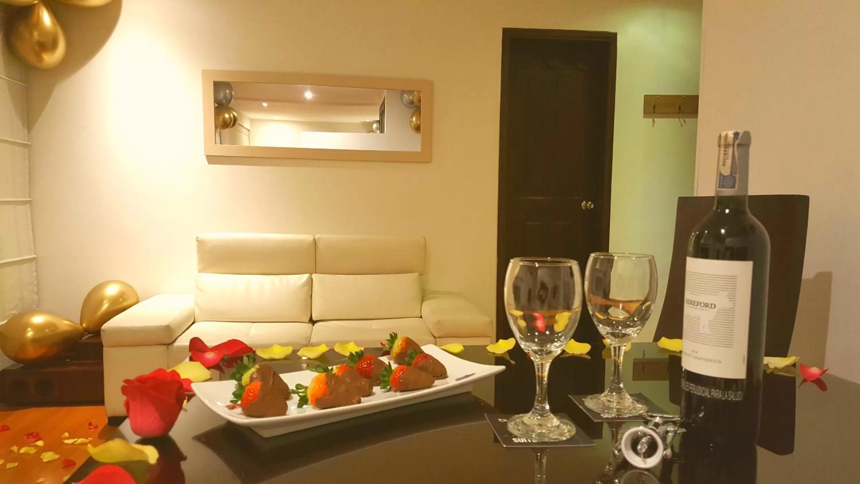 Dining area in Suites 109 GH Usaquén