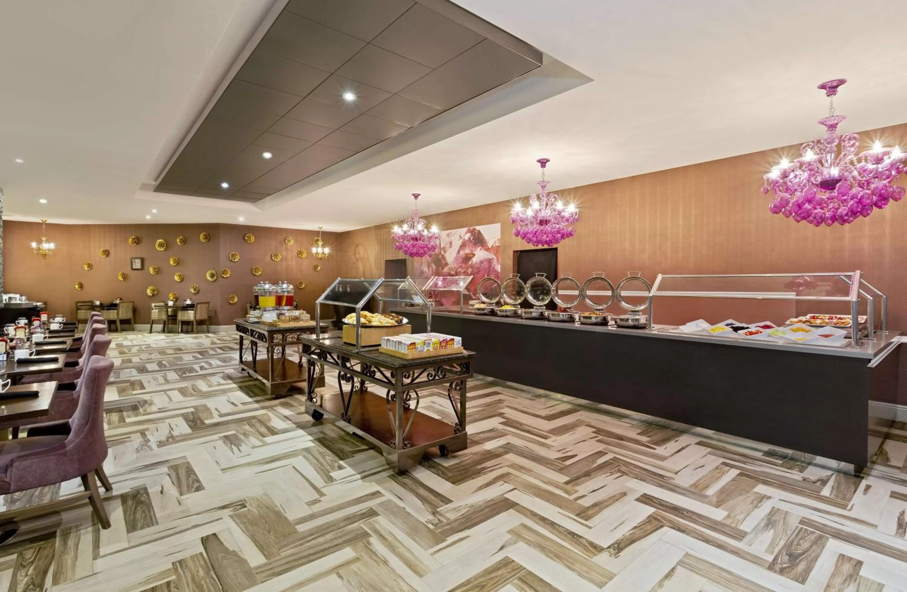 Breakfast in DoubleTree by Hilton Orlando East - UCF Area