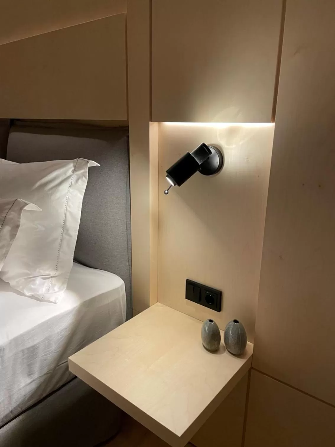 Bed in Mr(s)STiL Design Apartments