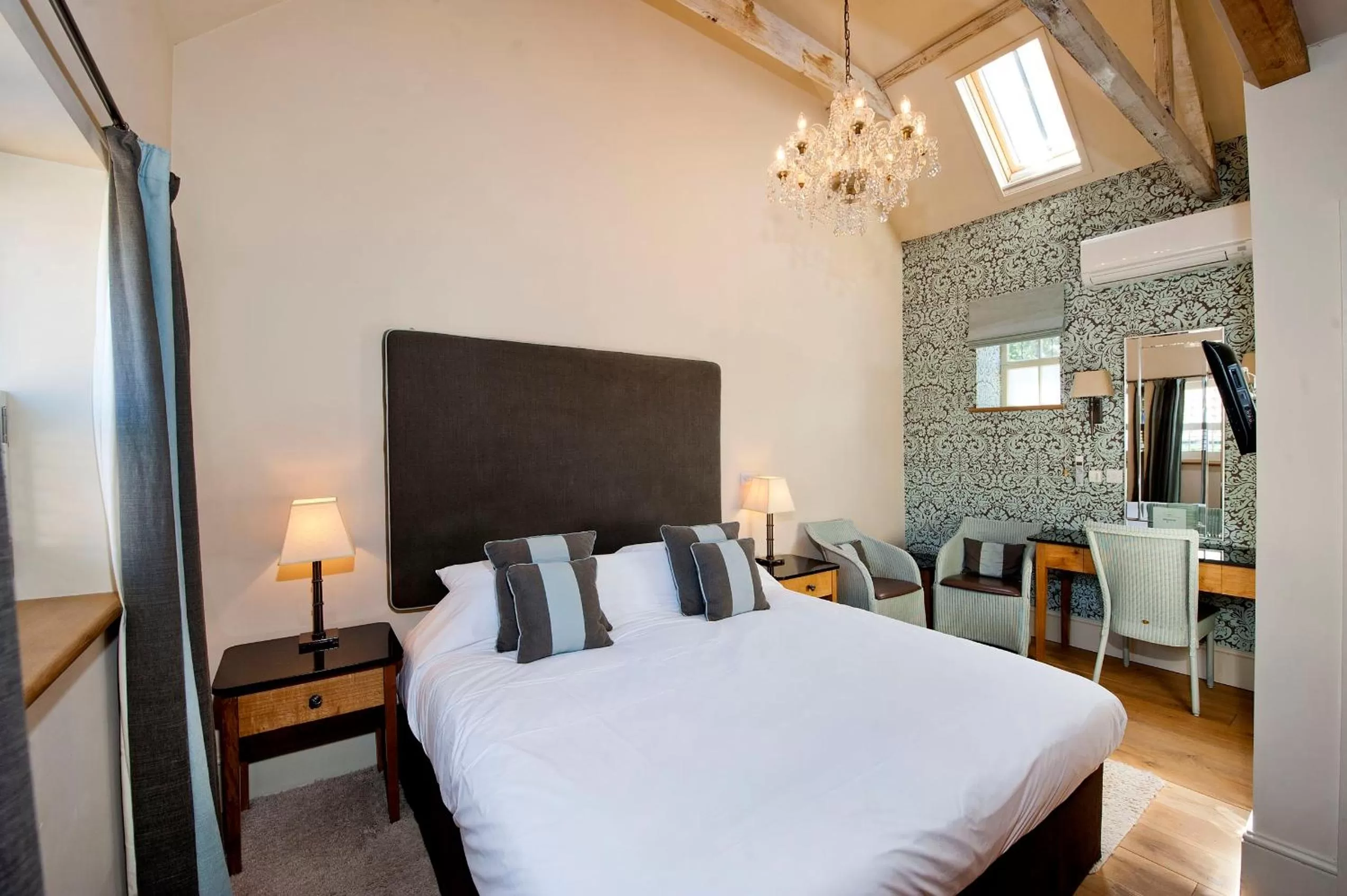 Coffee/tea facilities, Bed in The Fox by Greene King Inns