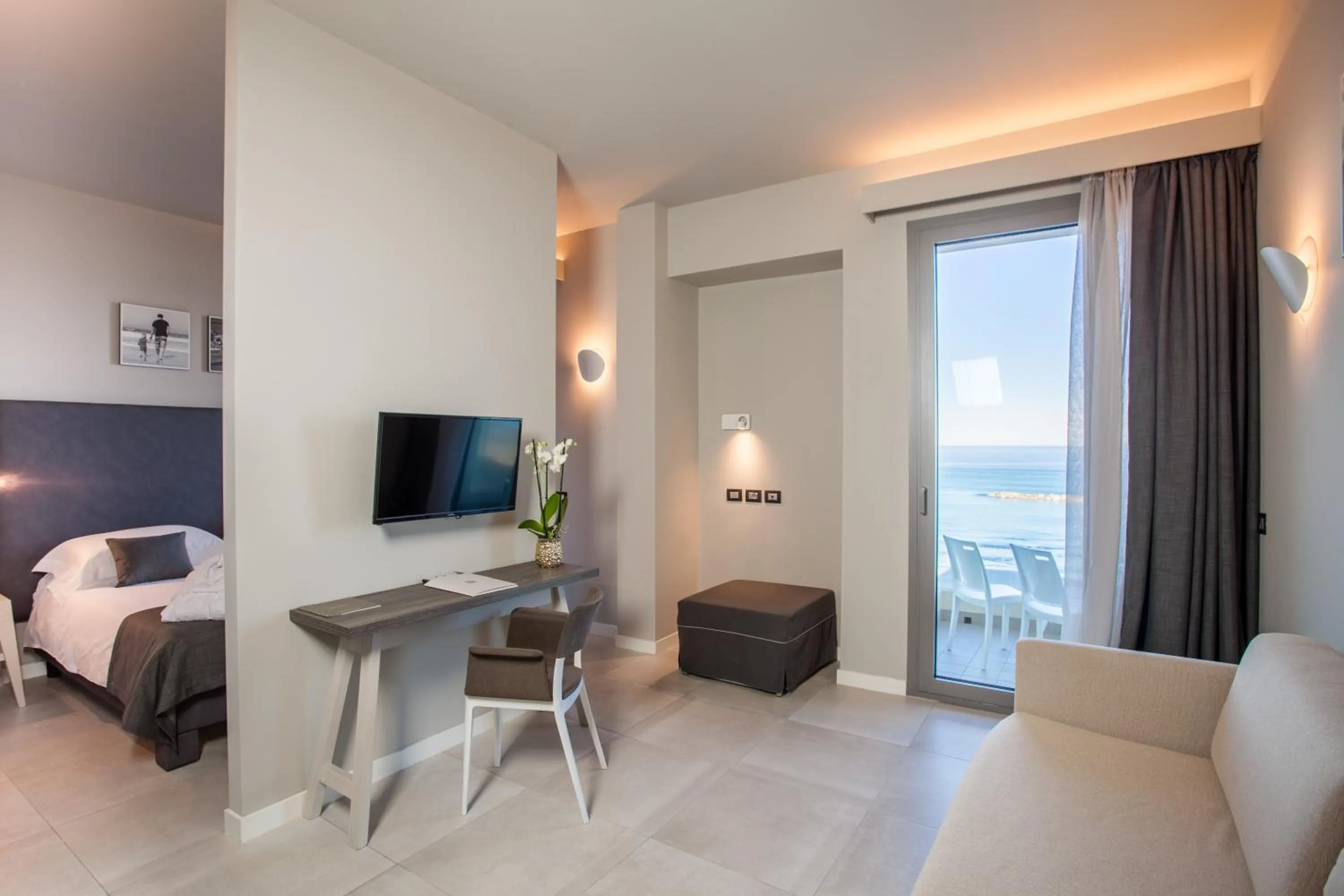 Photo of the whole room, Bed in Nautilus Family Hotel