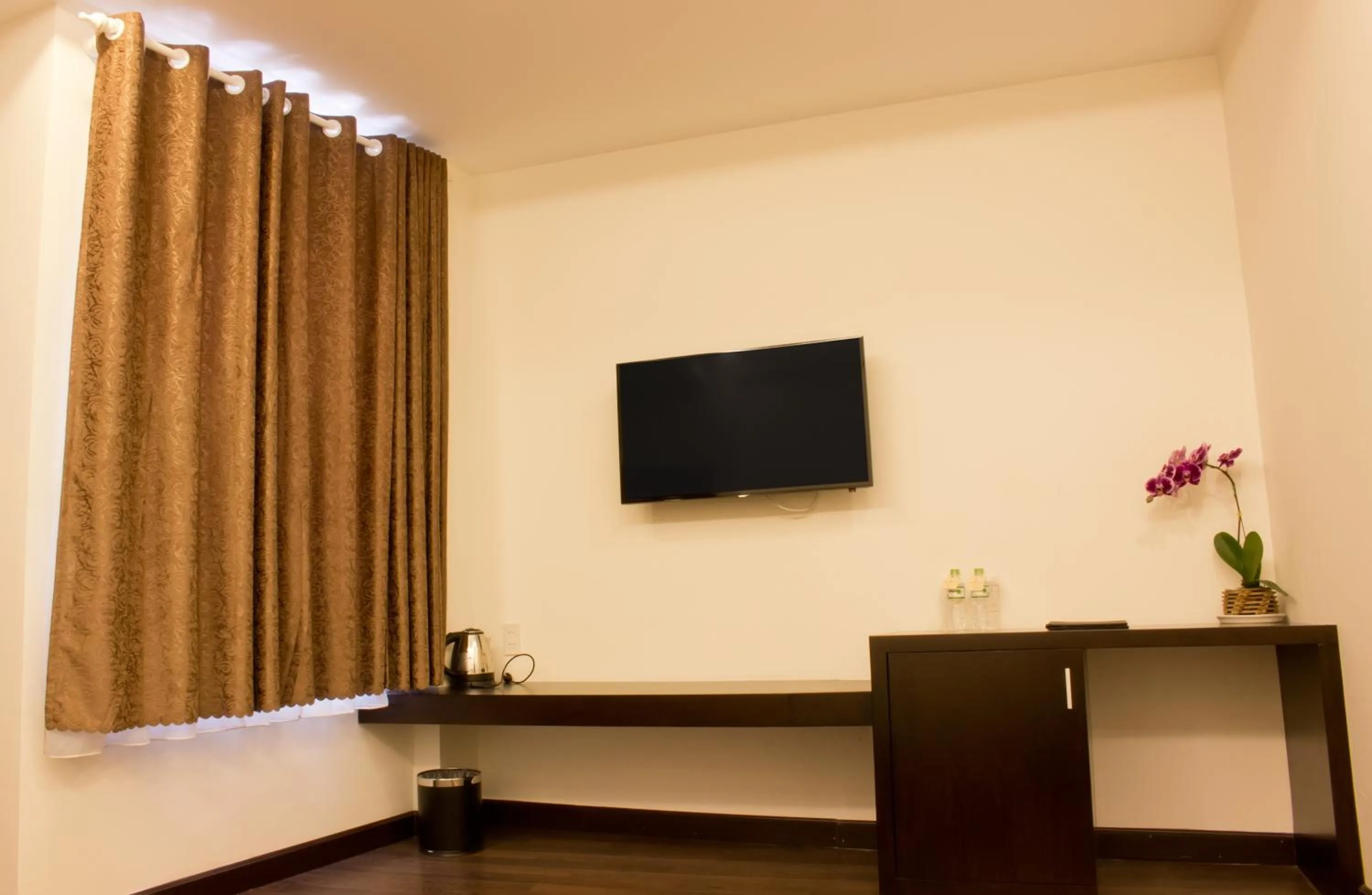 Decorative detail in International Hotel