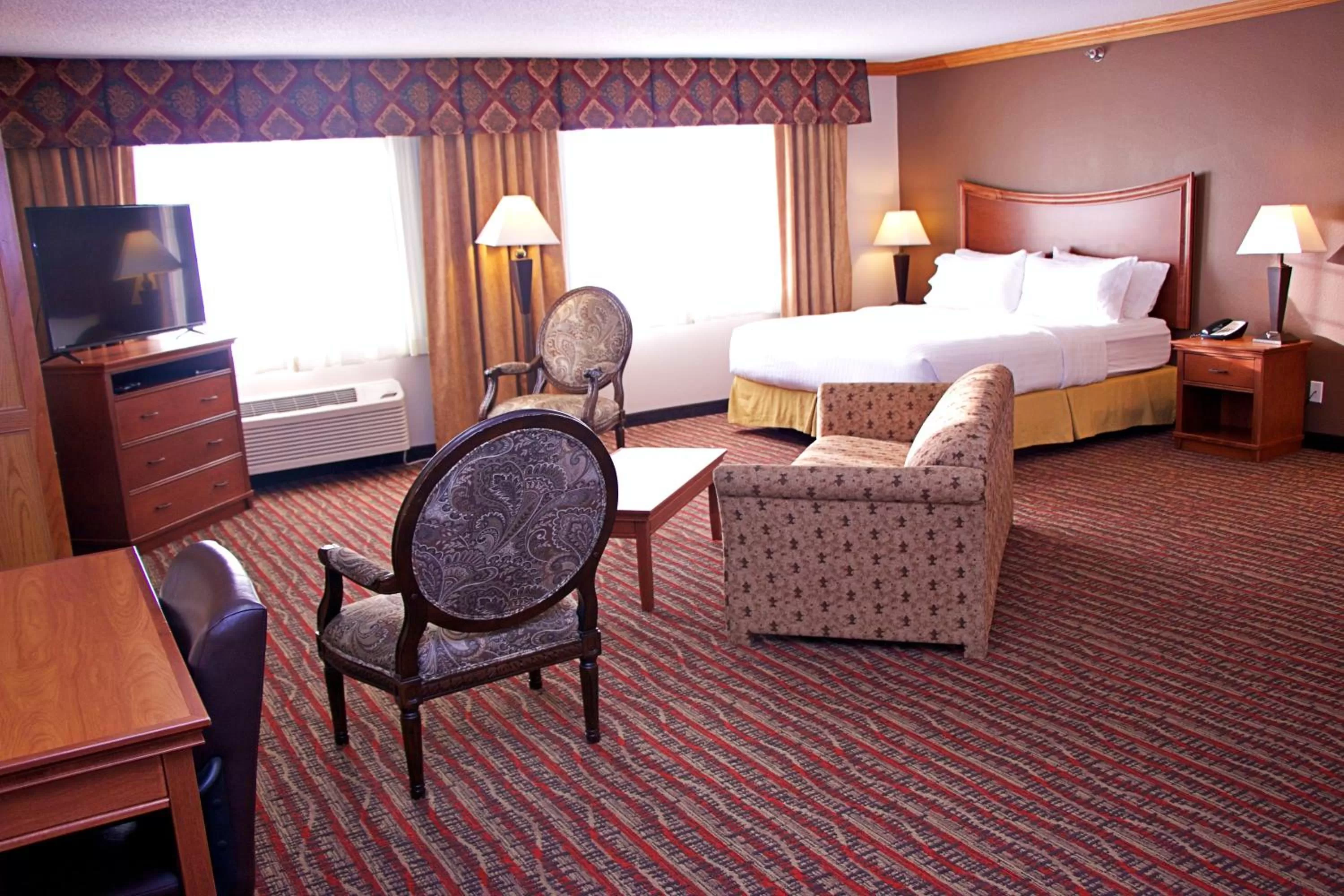 Photo of the whole room, Bed in Holiday Inn Express Hotel & Suites Pierre-Fort Pierre by IHG