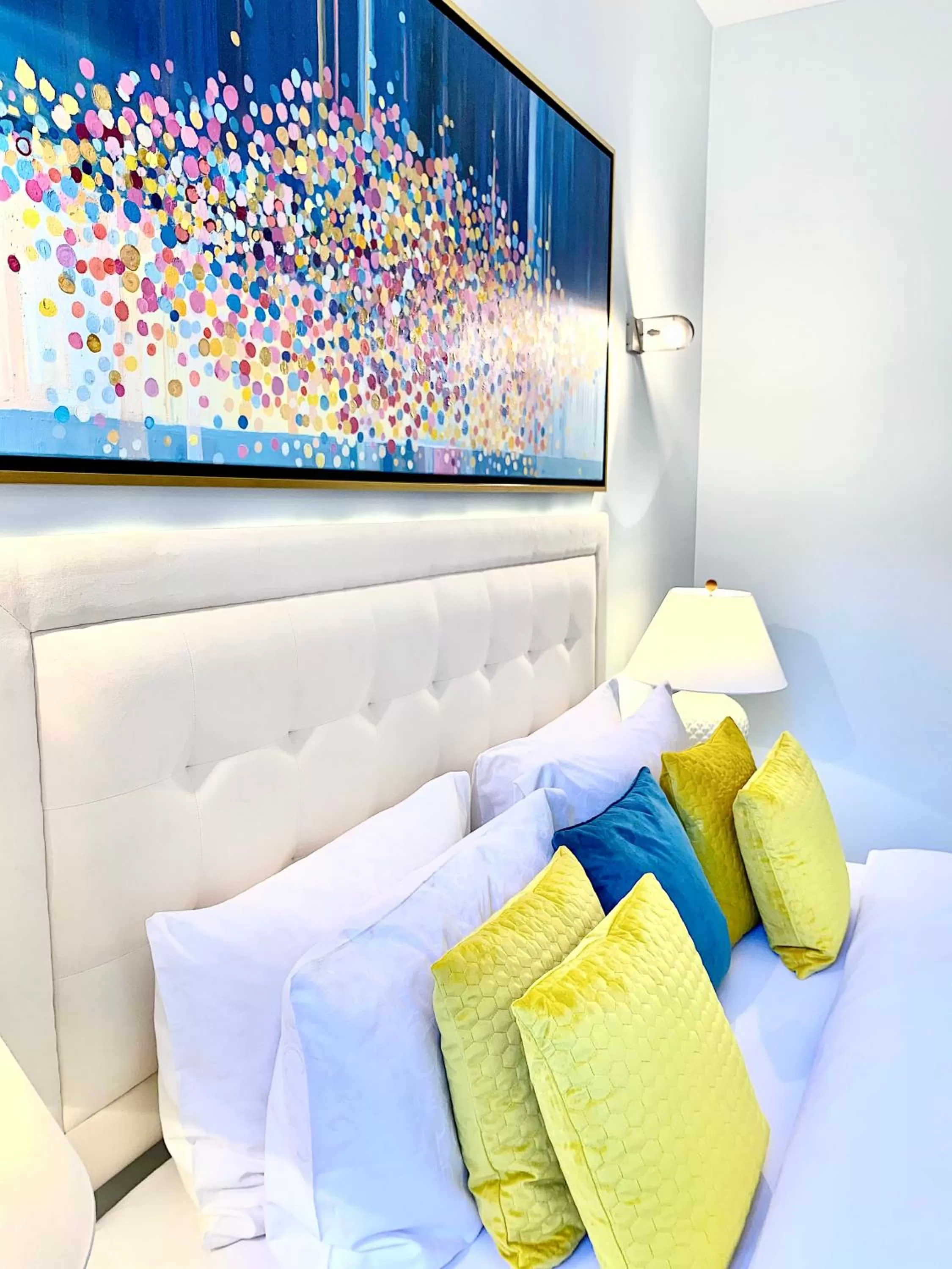 Bedroom, Seating Area in Luxury Apartments MONDRIAN Market Square II
