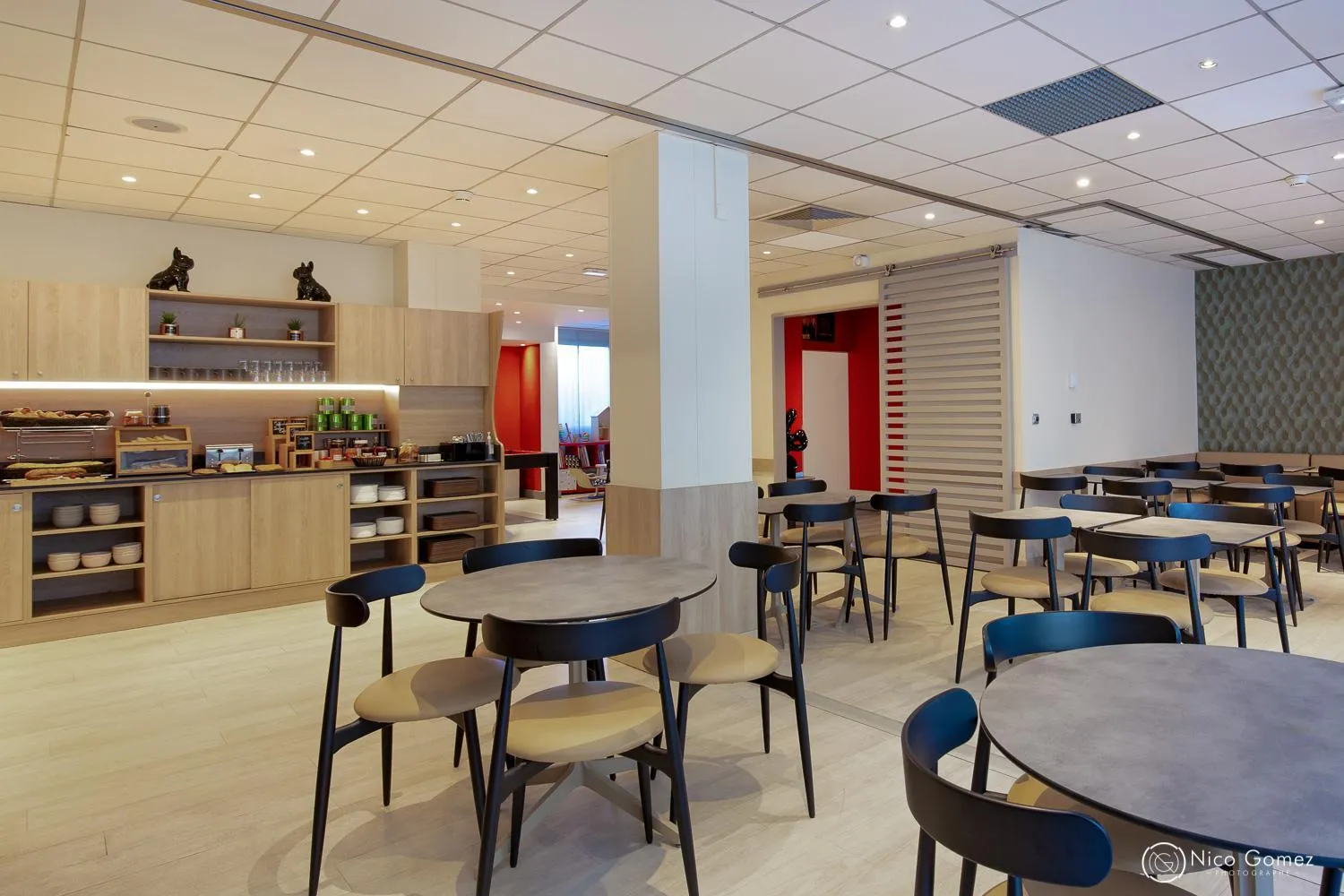 Kitchen or kitchenette in ibis Styles Cannes Le Cannet