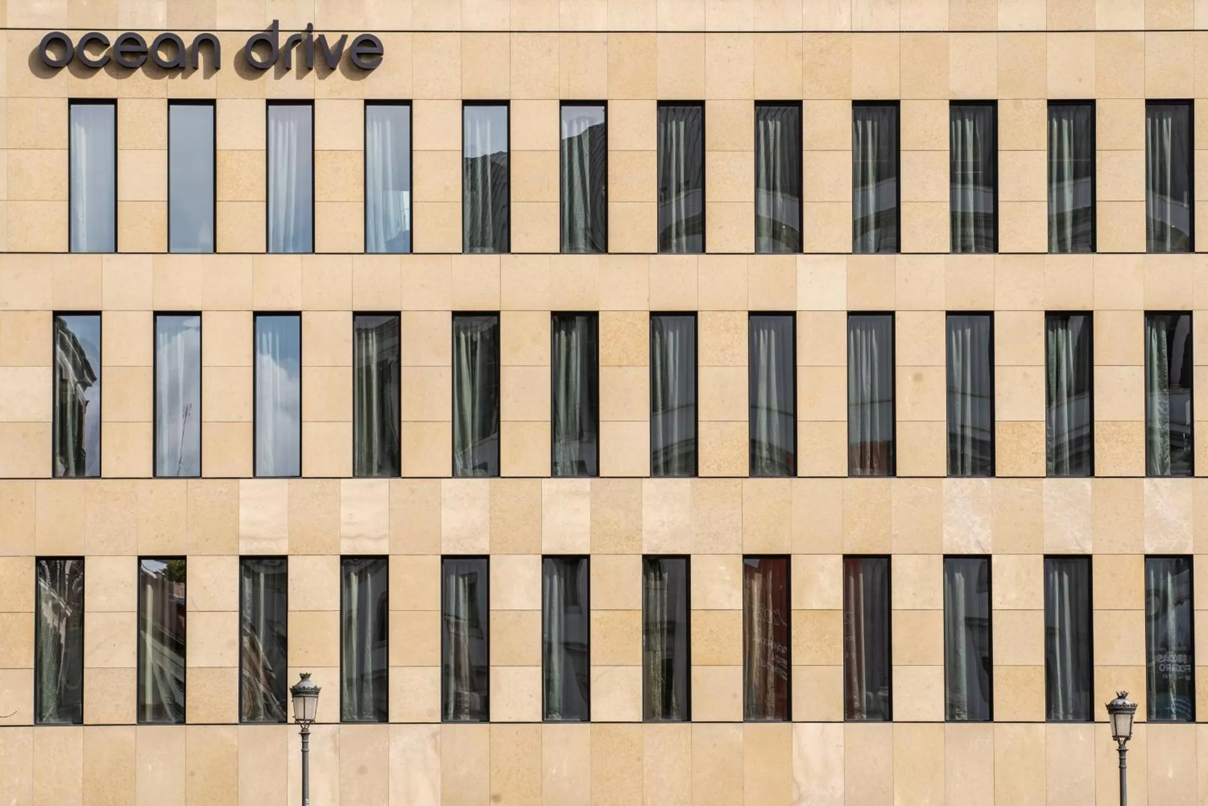 Facade/entrance in Ocean Drive Madrid