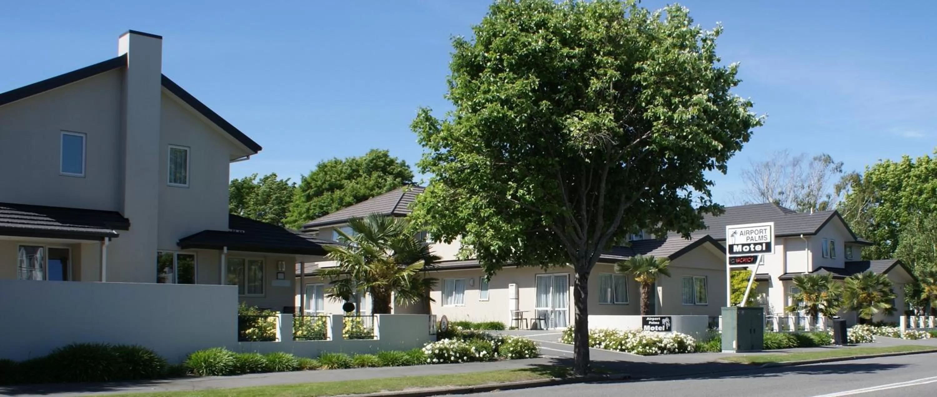 Property building in Airport Palms Motel