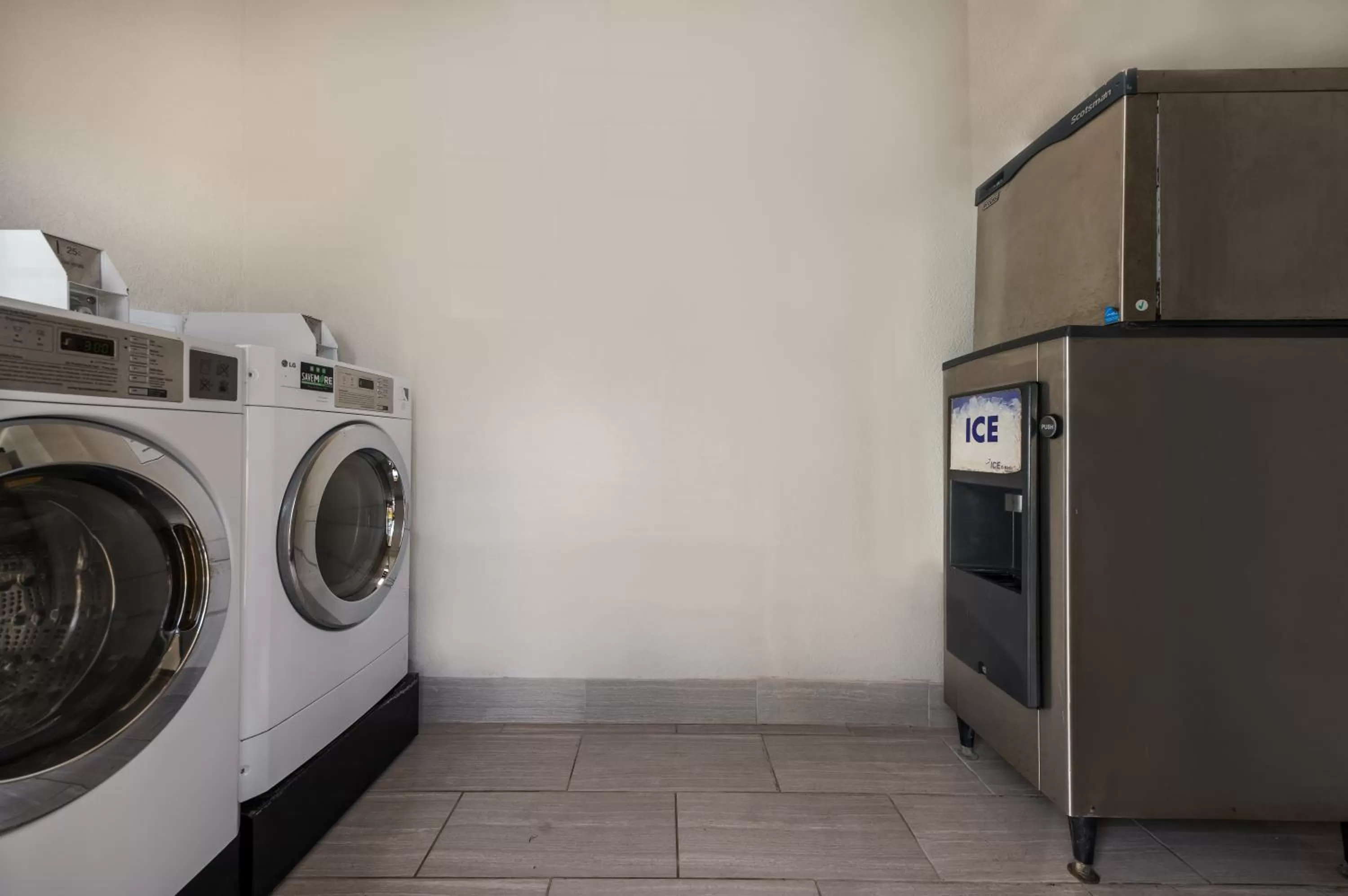 laundry in Quality Inn Gadsden - Attalla