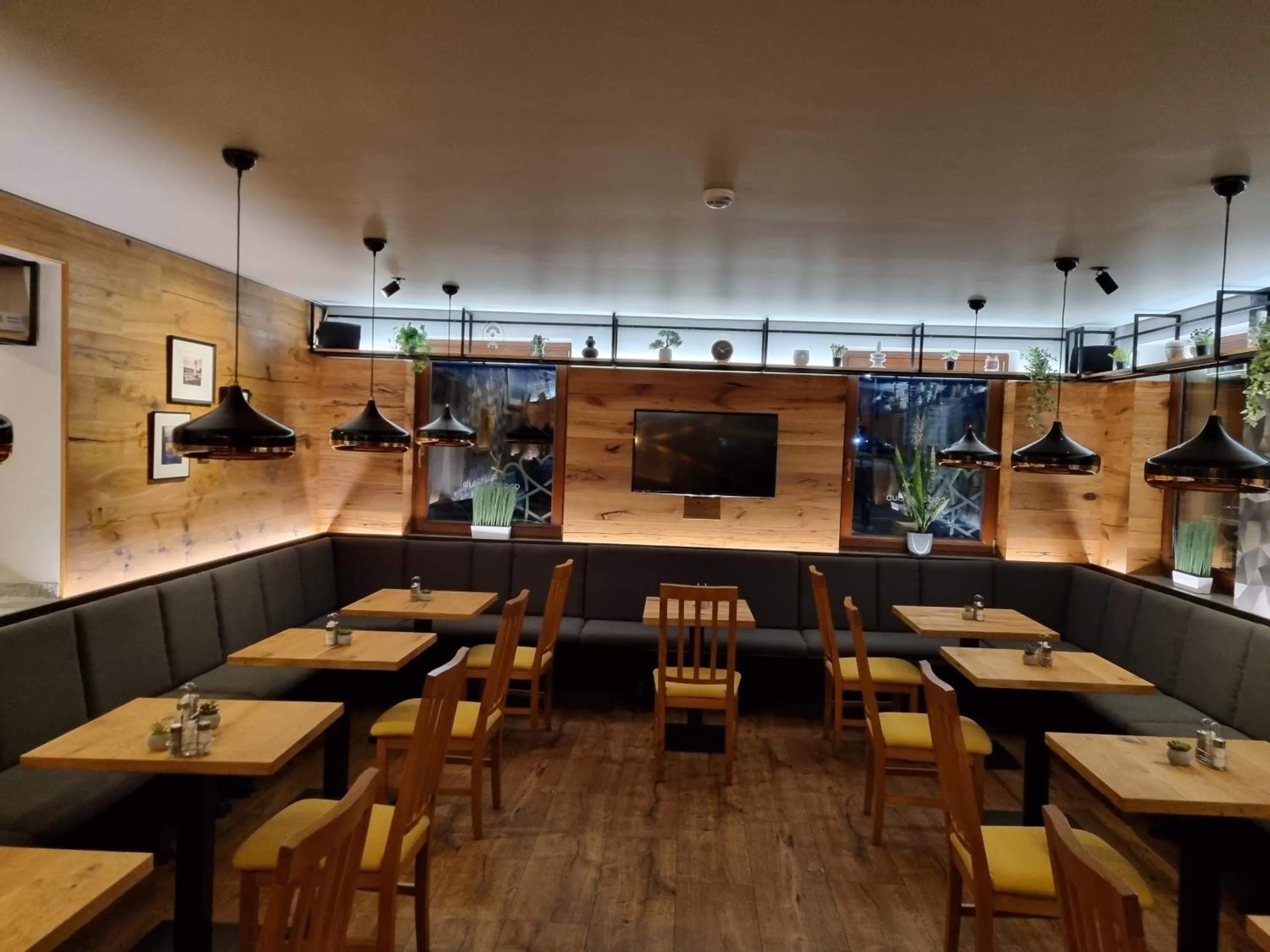 Restaurant/Places to Eat in Andante Pension & Restaurant