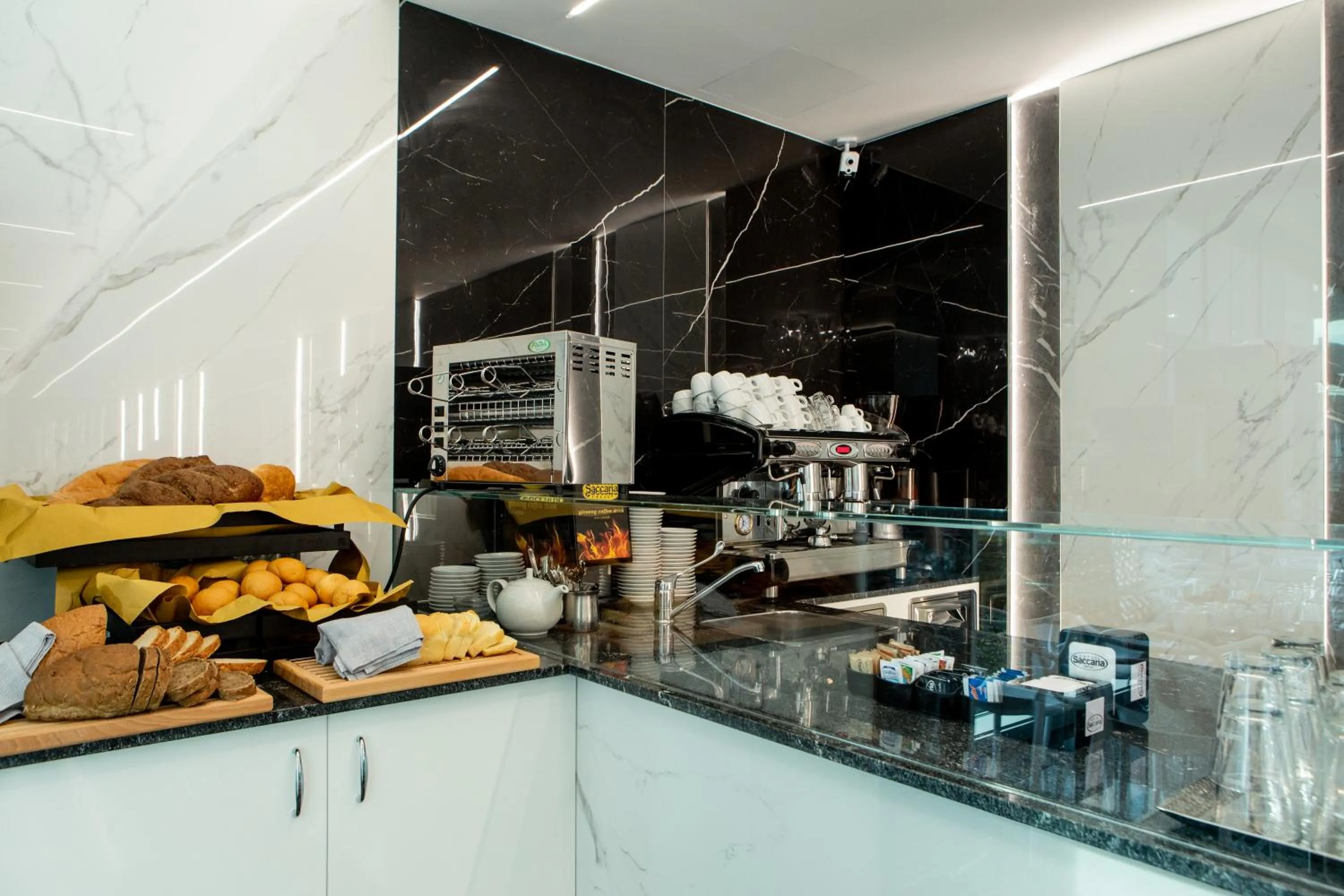 Food and drinks in Hotel Due Mari & SPA