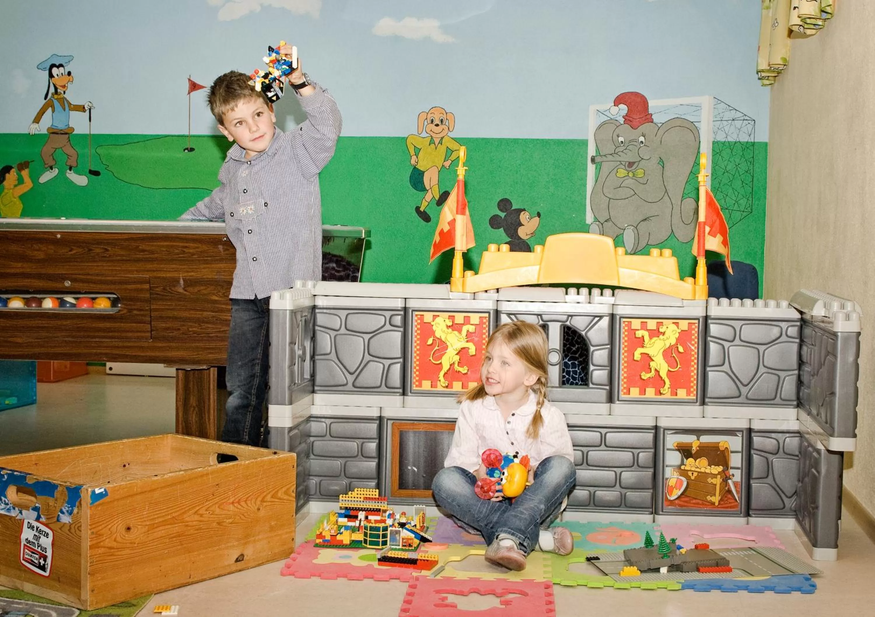 Game Room, Children in Hotel Alpen Residence