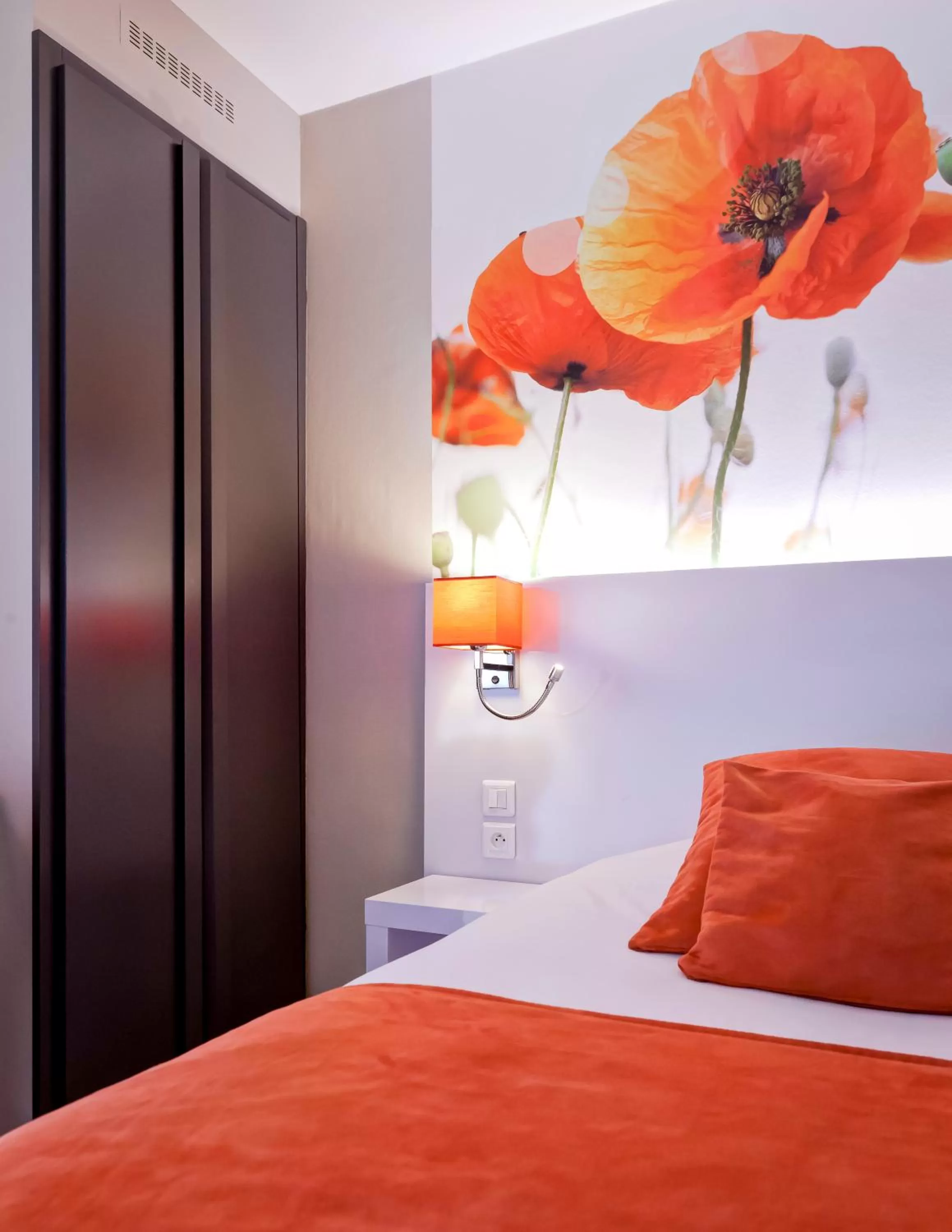 Bedroom, Bed in Best Western Crequi Lyon Part Dieu