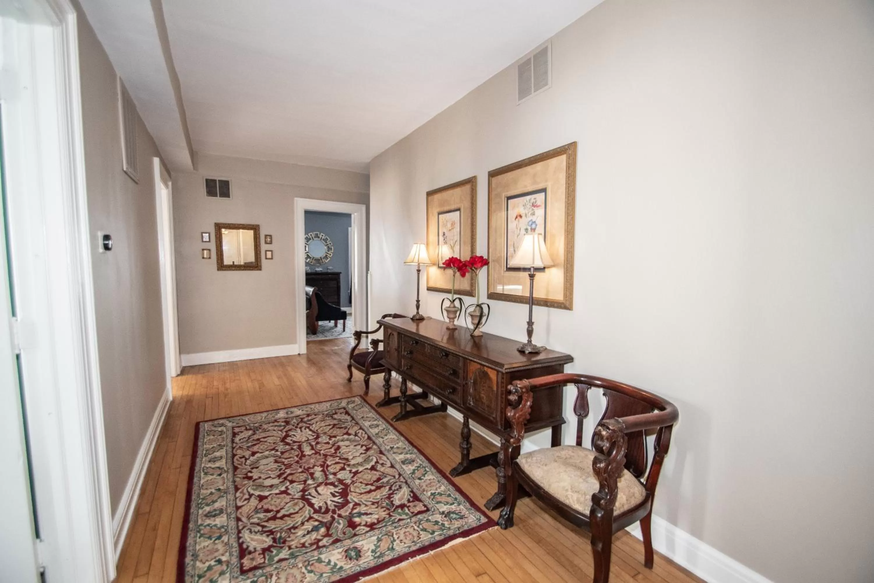 Seating area in Looking Glass Inn