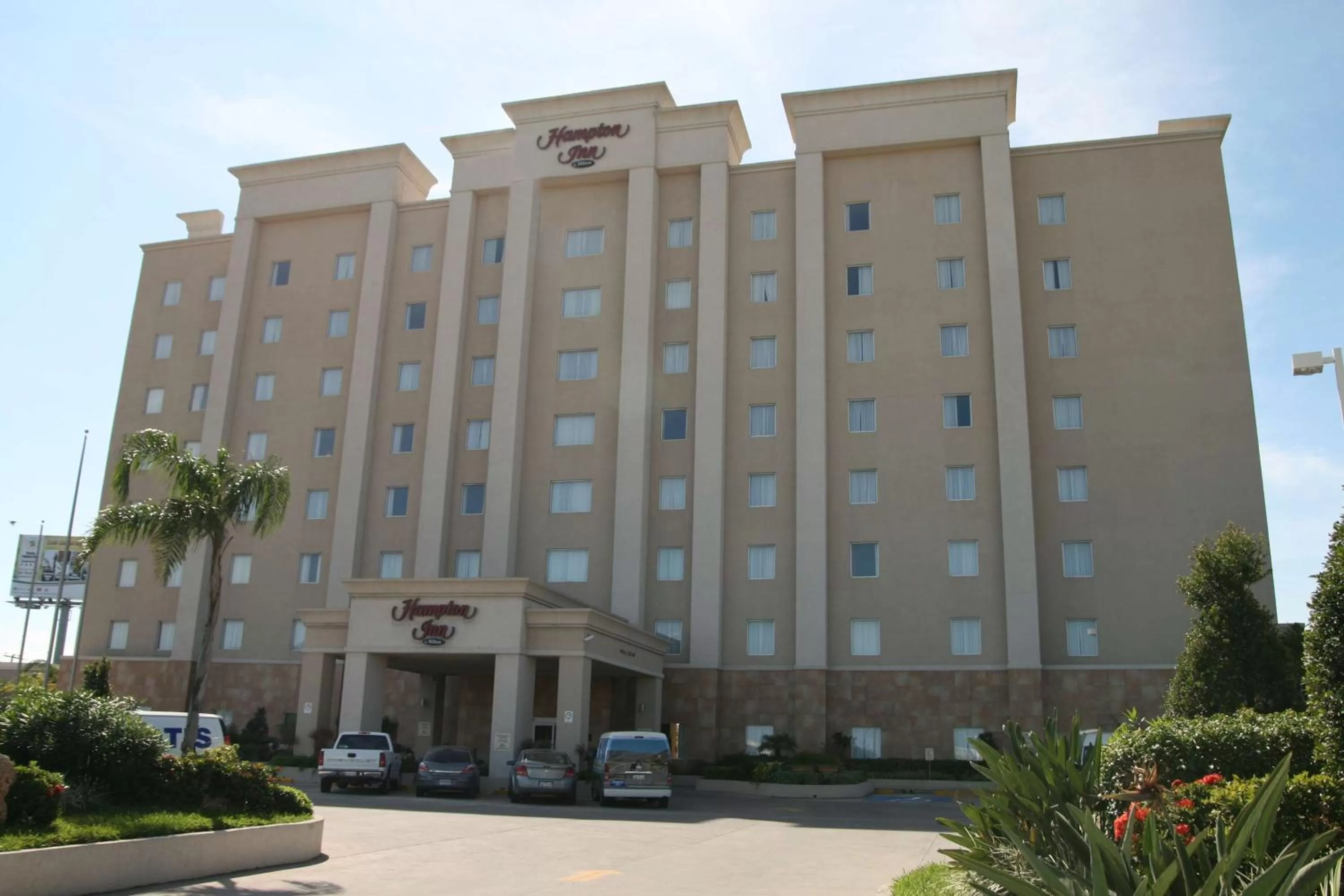 Property building in Hampton Inn Tampico Airport