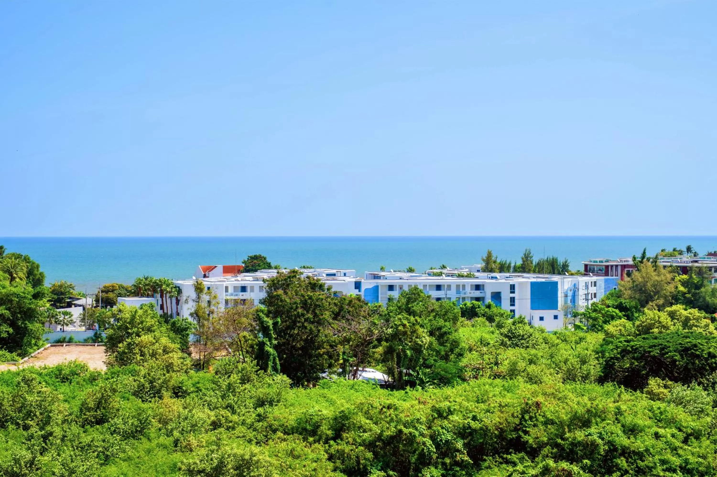 Day in Soi 7 Hua Hin-Ji Ya