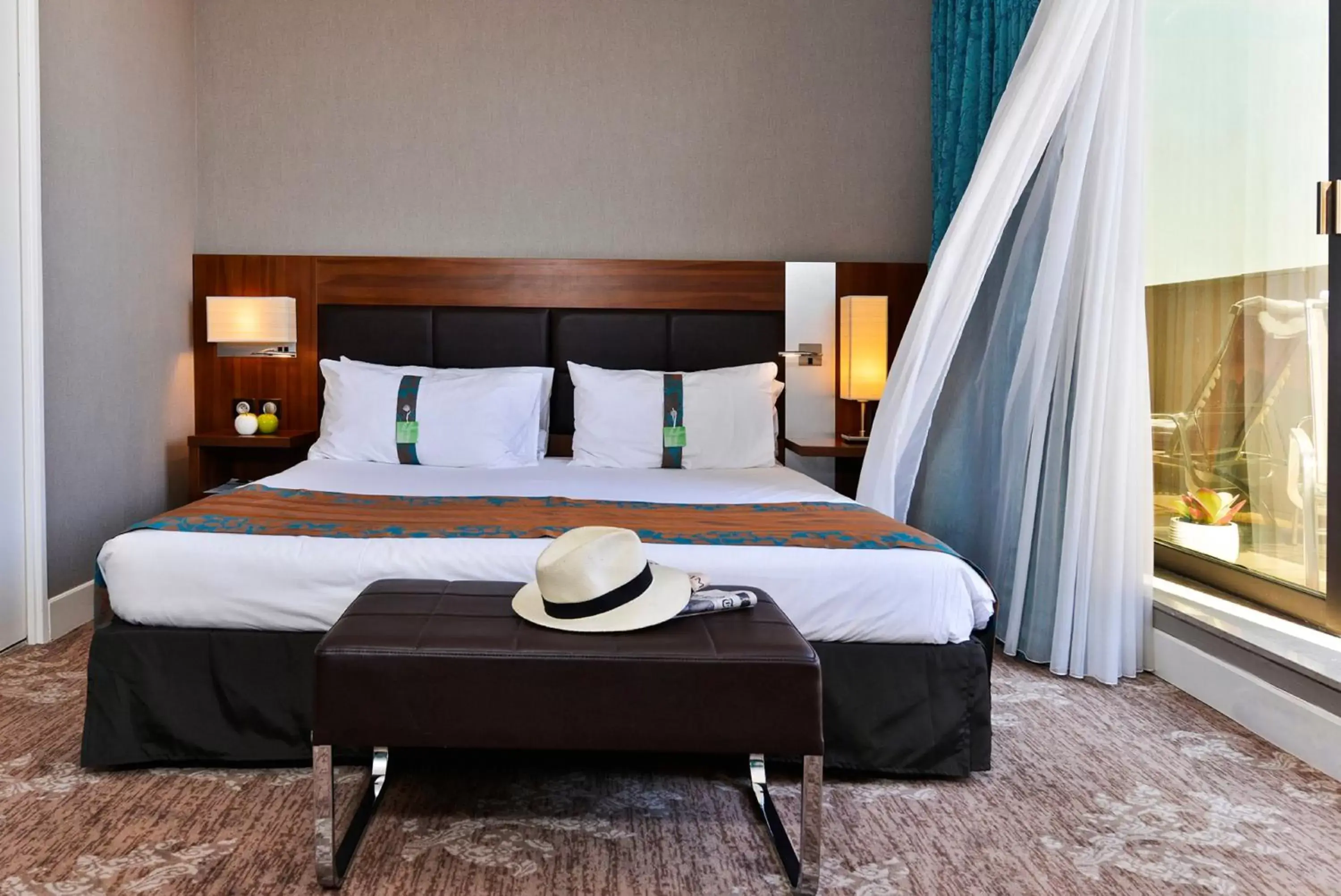 1 King Bed 2 Single Beds 2 Bedroom Suite in Holiday Inn Nice by IHG 1 King Bed 2 Single Beds 2 Bedroom Suite in Holiday Inn Nice by IHG