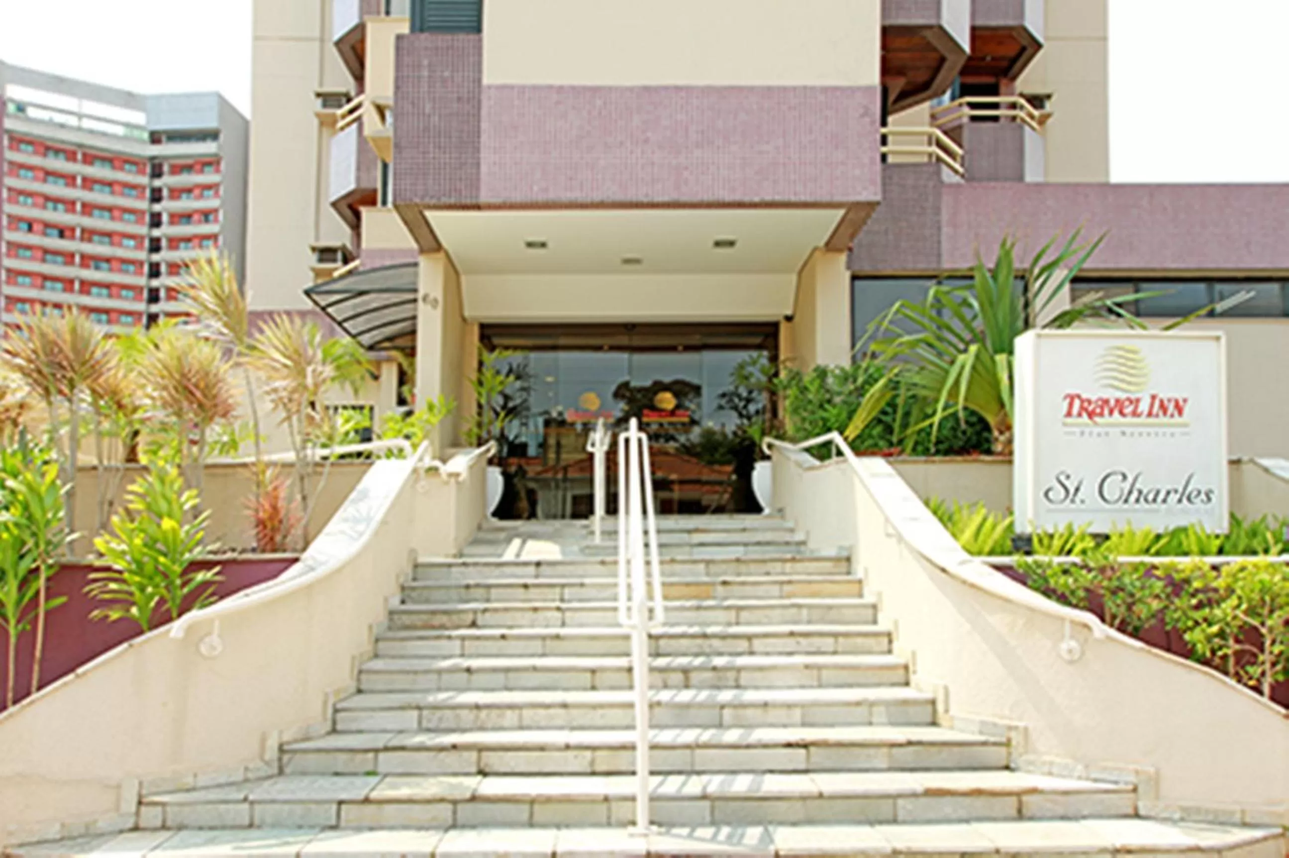 Facade/entrance in Travel Inn Saint Charles