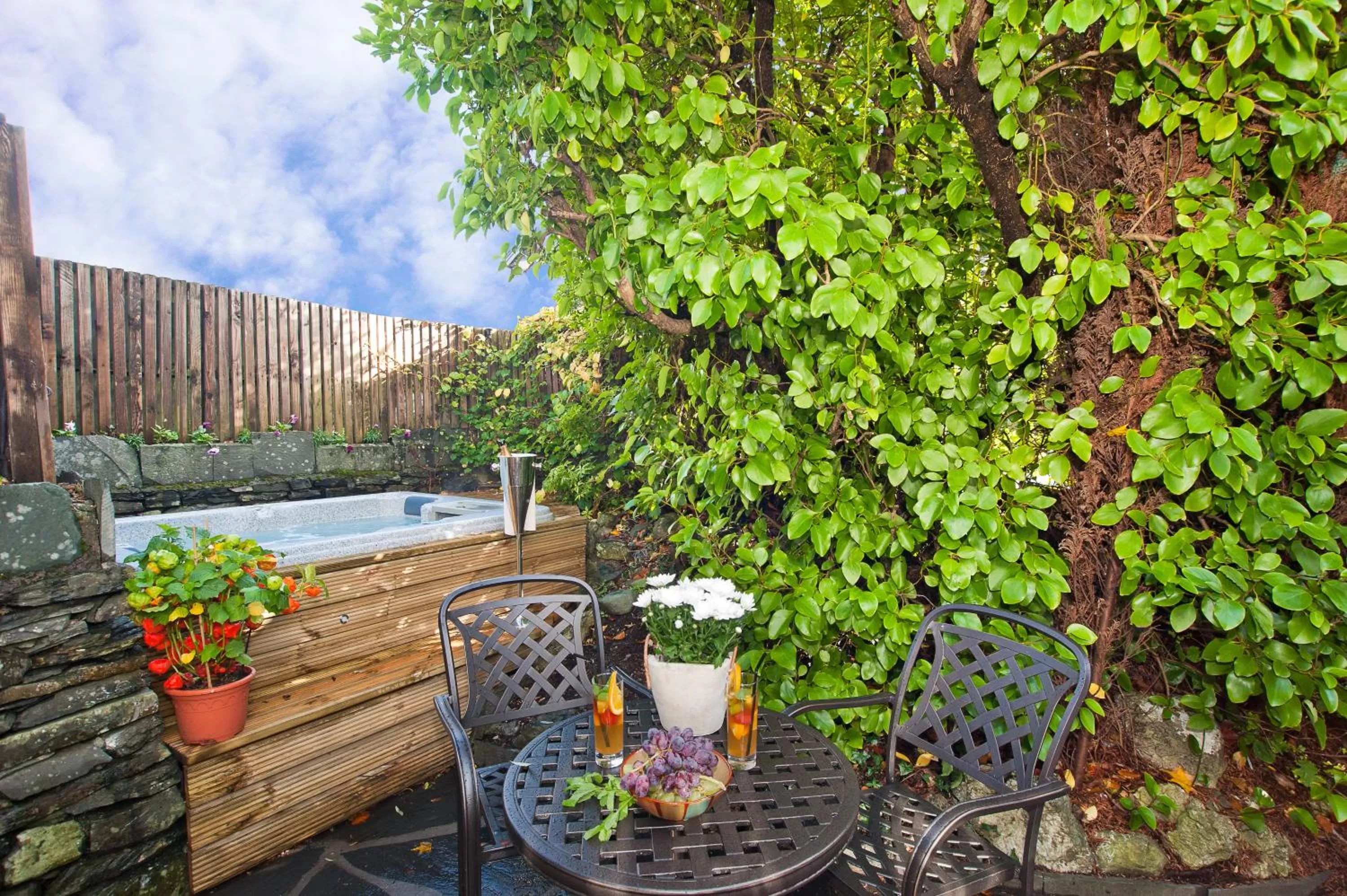 Garden in Windermere Boutique Hotel Spa Suites & Hot Tubs