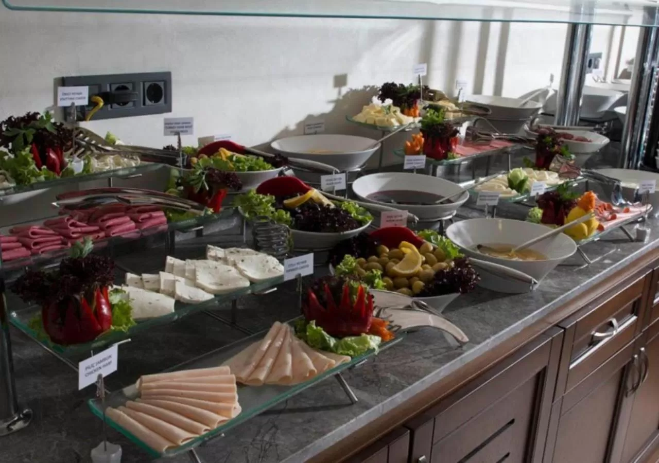 Food and drinks in Antusa Palace Hotel & Spa