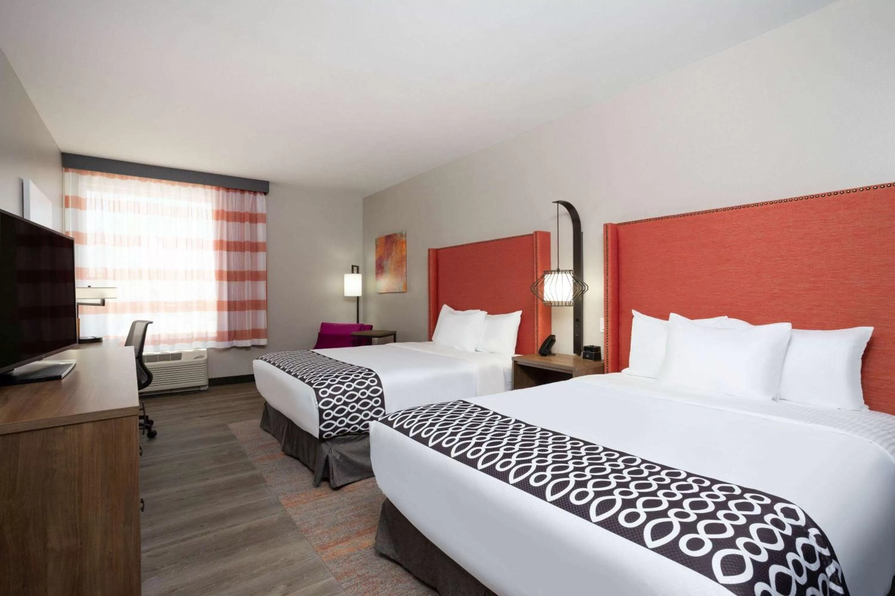 Bedroom, Bed in La Quinta Inn & Suites by Wyndham Pflugerville