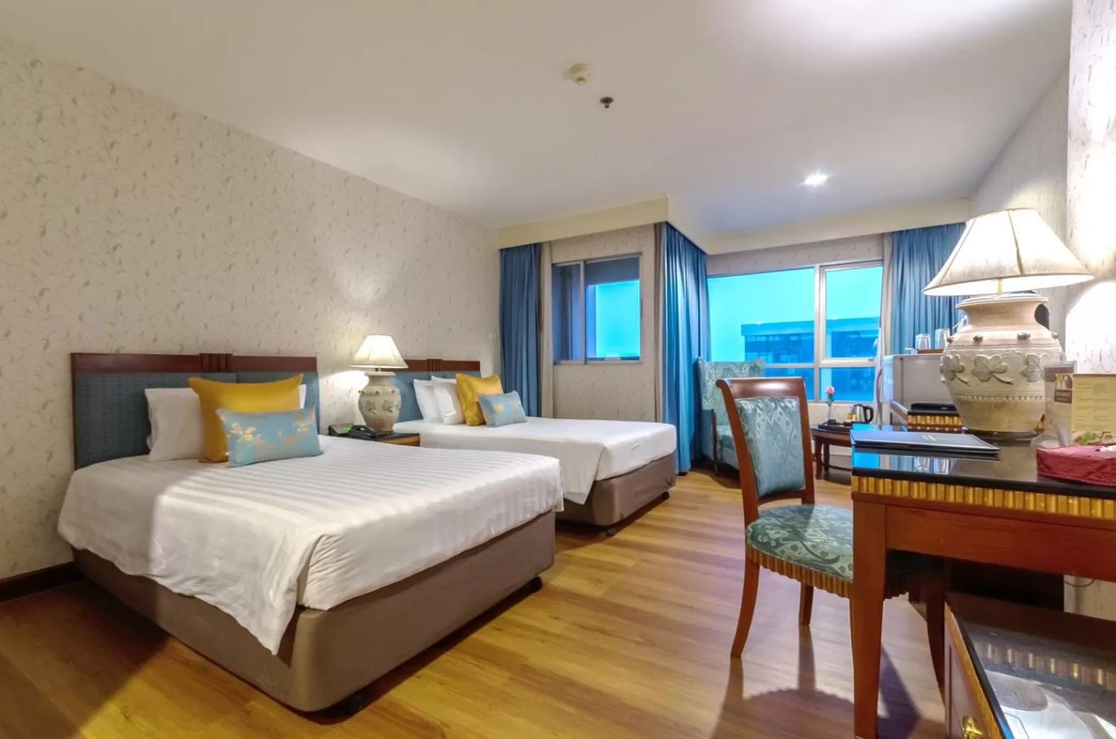 Photo of the whole room, Bed in Prince Palace Hotel Bangkok