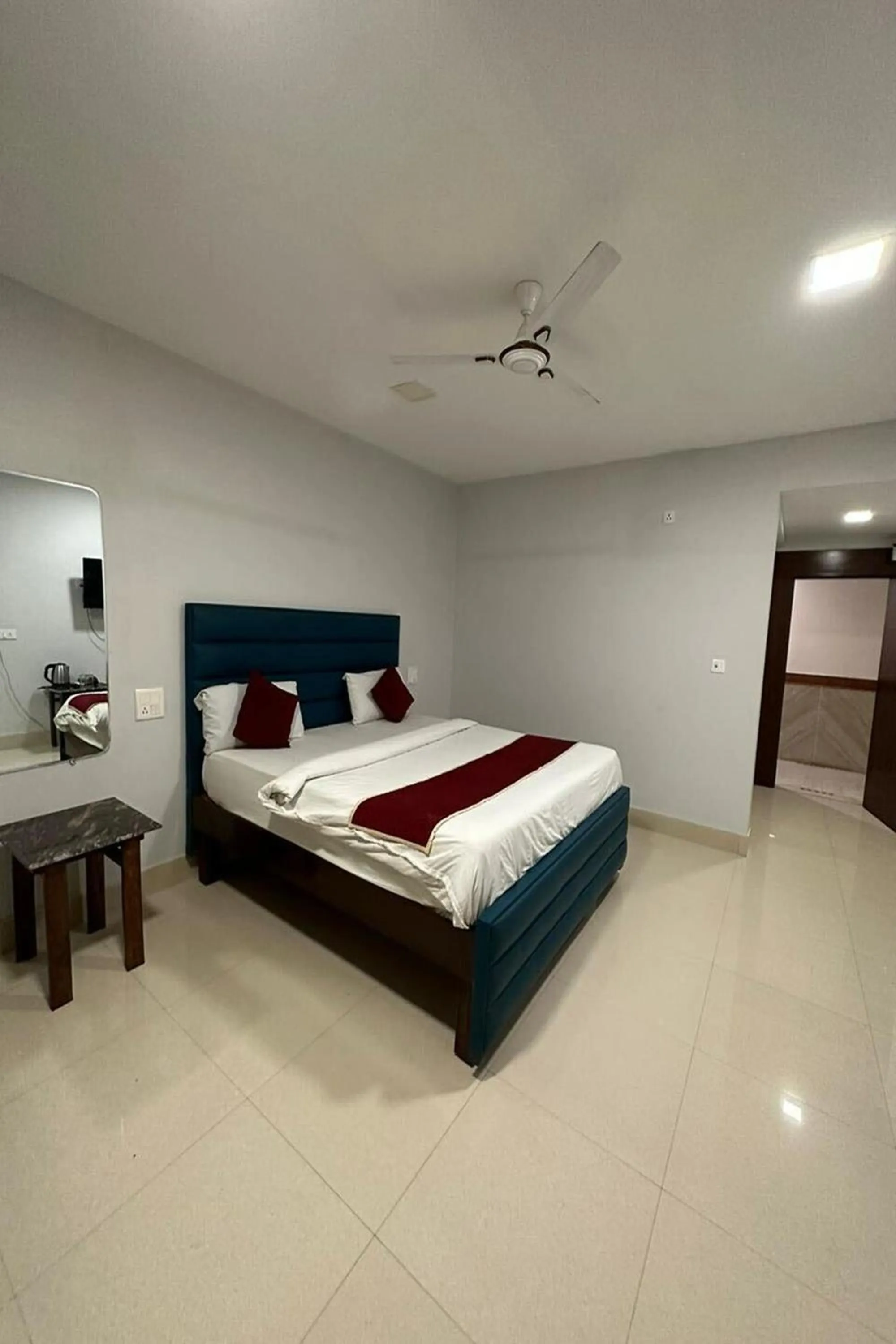 Bedroom, Bed in Hotel Amenda International