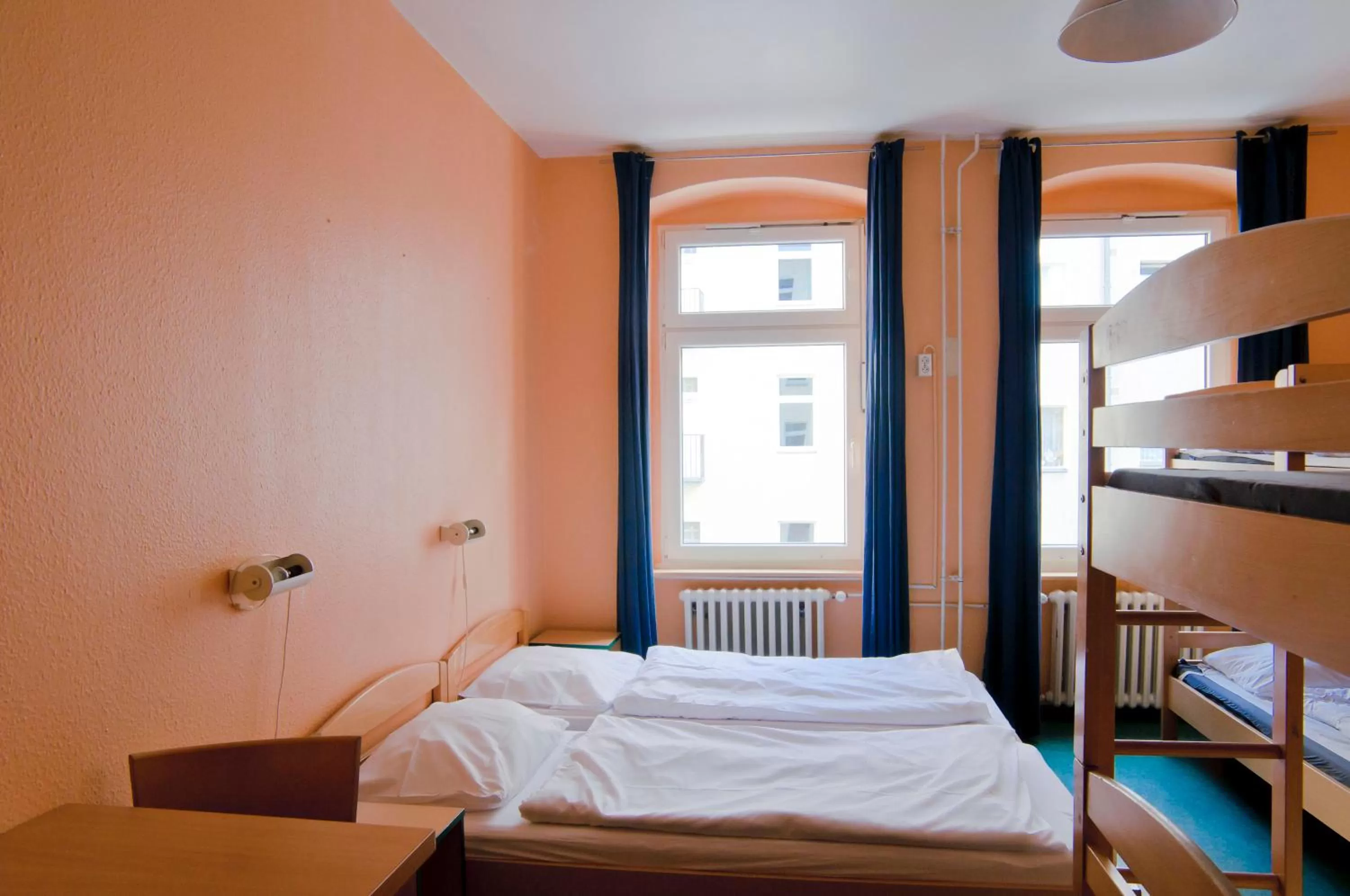 Staff, Bed in Happy Hotel Berlin