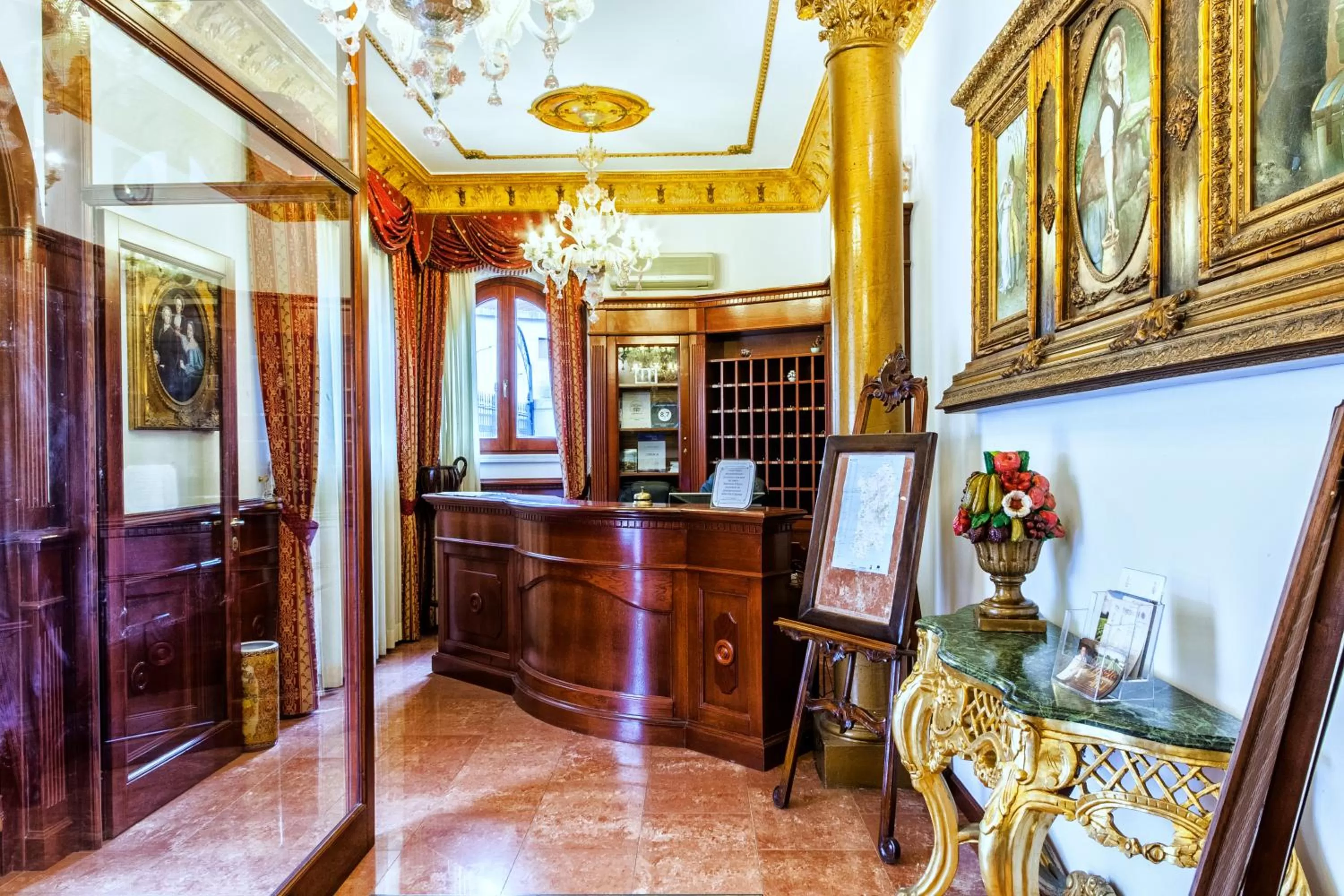 Lobby or reception in Euro Hotel Iglesias