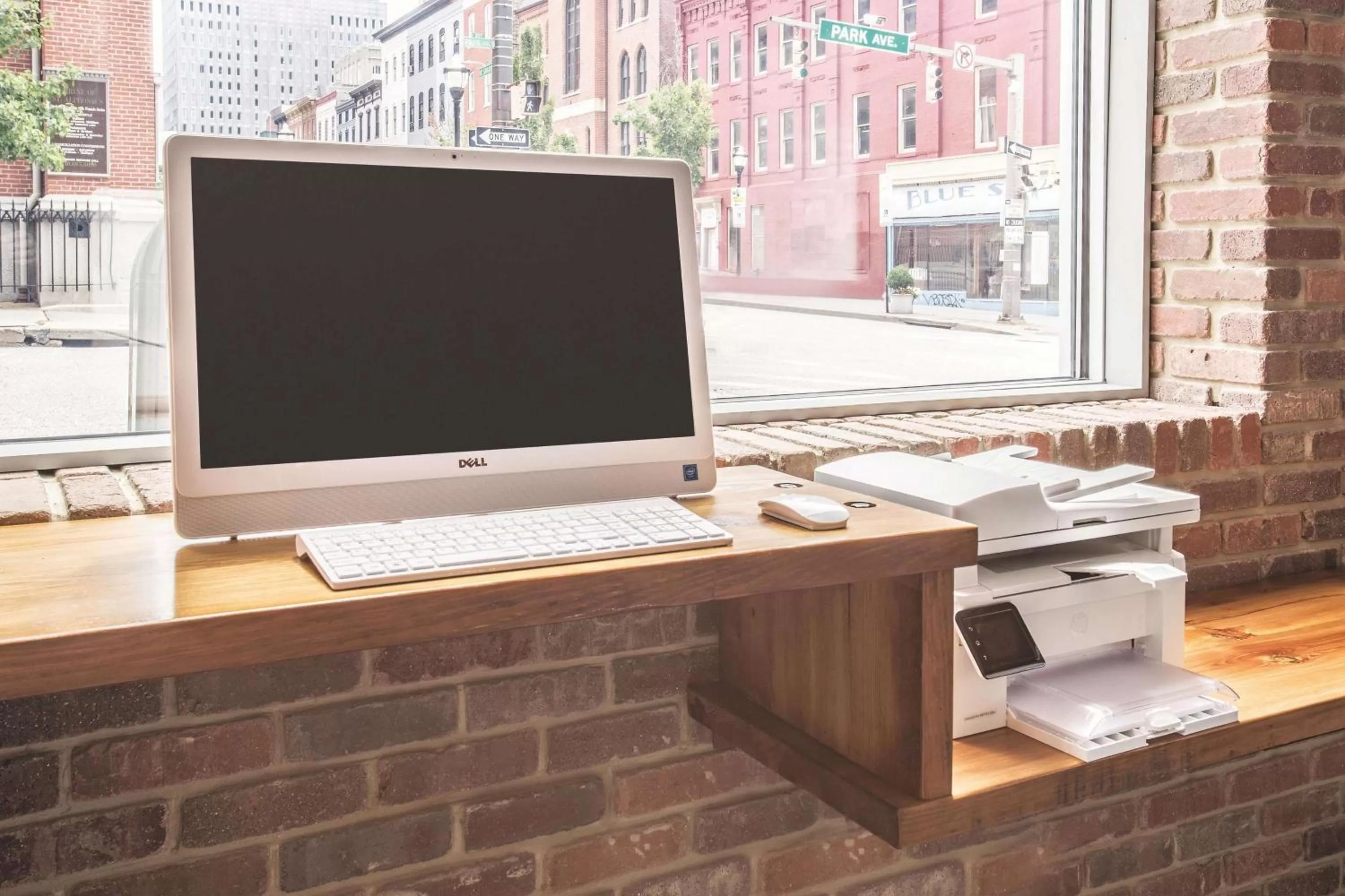 Business facilities in La Quinta by Wyndham Inner Harbor Downtown